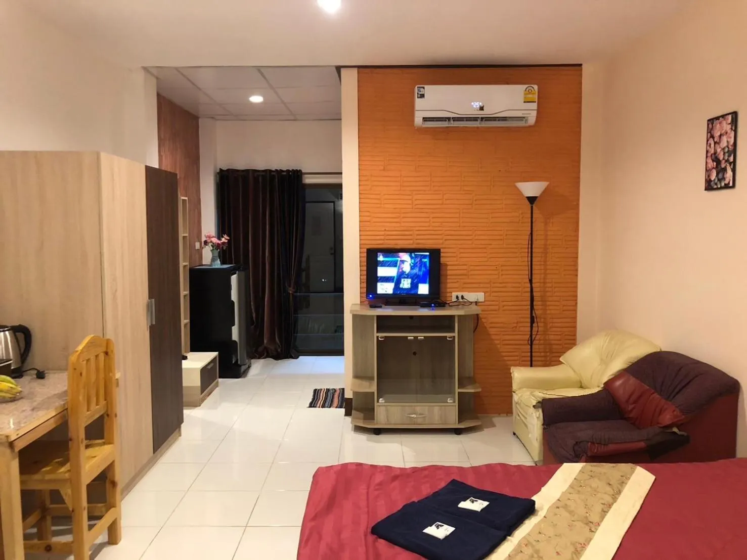 โรงแรมแสนดีเพลส เมาเท่นวิว จอมทอง