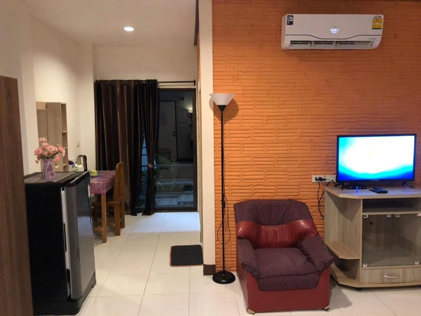 โรงแรมแสนดีเพลส เมาเท่นวิว จอมทอง