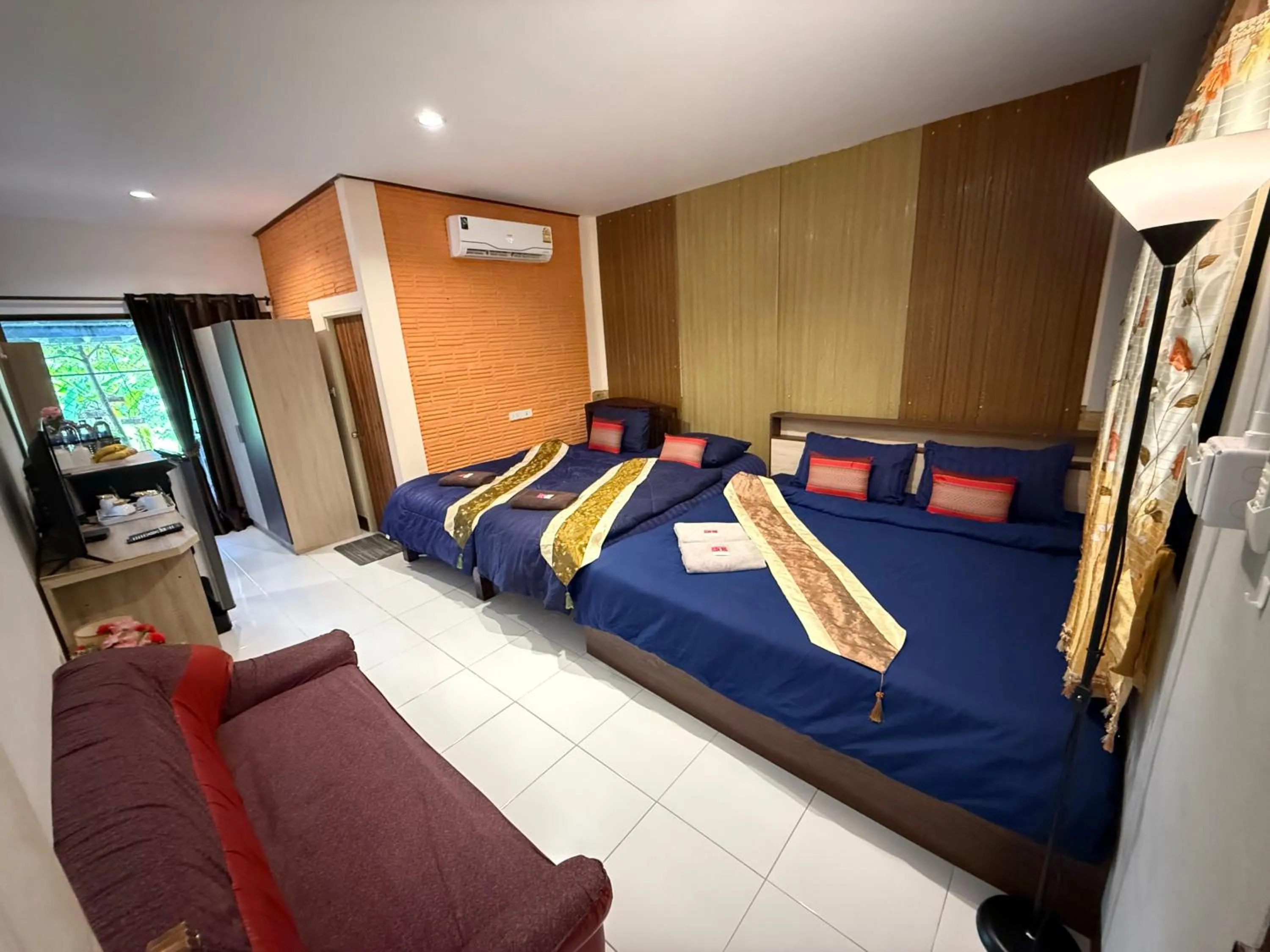 Bed in Sandee Place Mountain View Hotel โรงแรมแสนดีเพลส เมาเท่นวิว จอมทอง