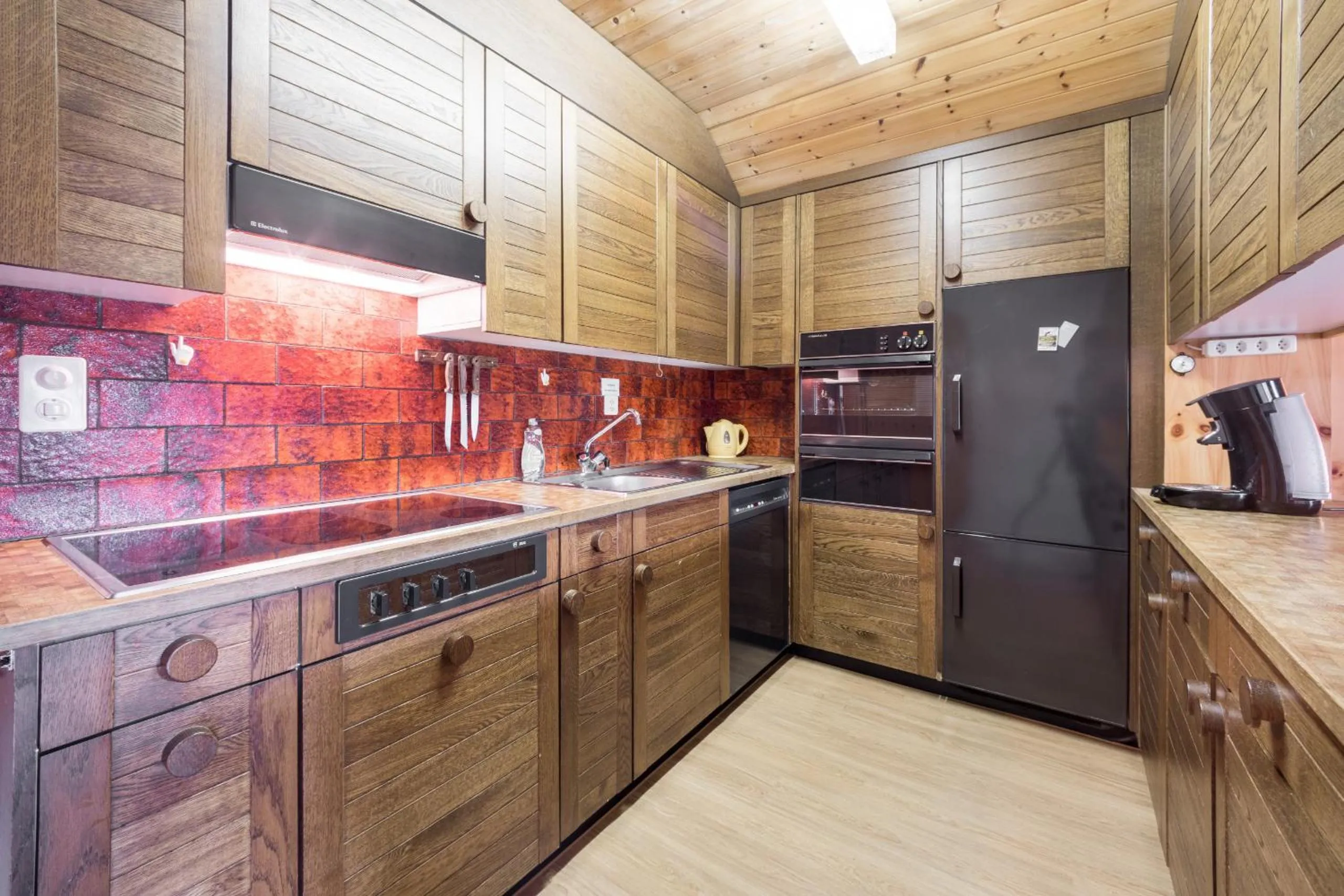 LAAX Homes - Val Signina 8-17