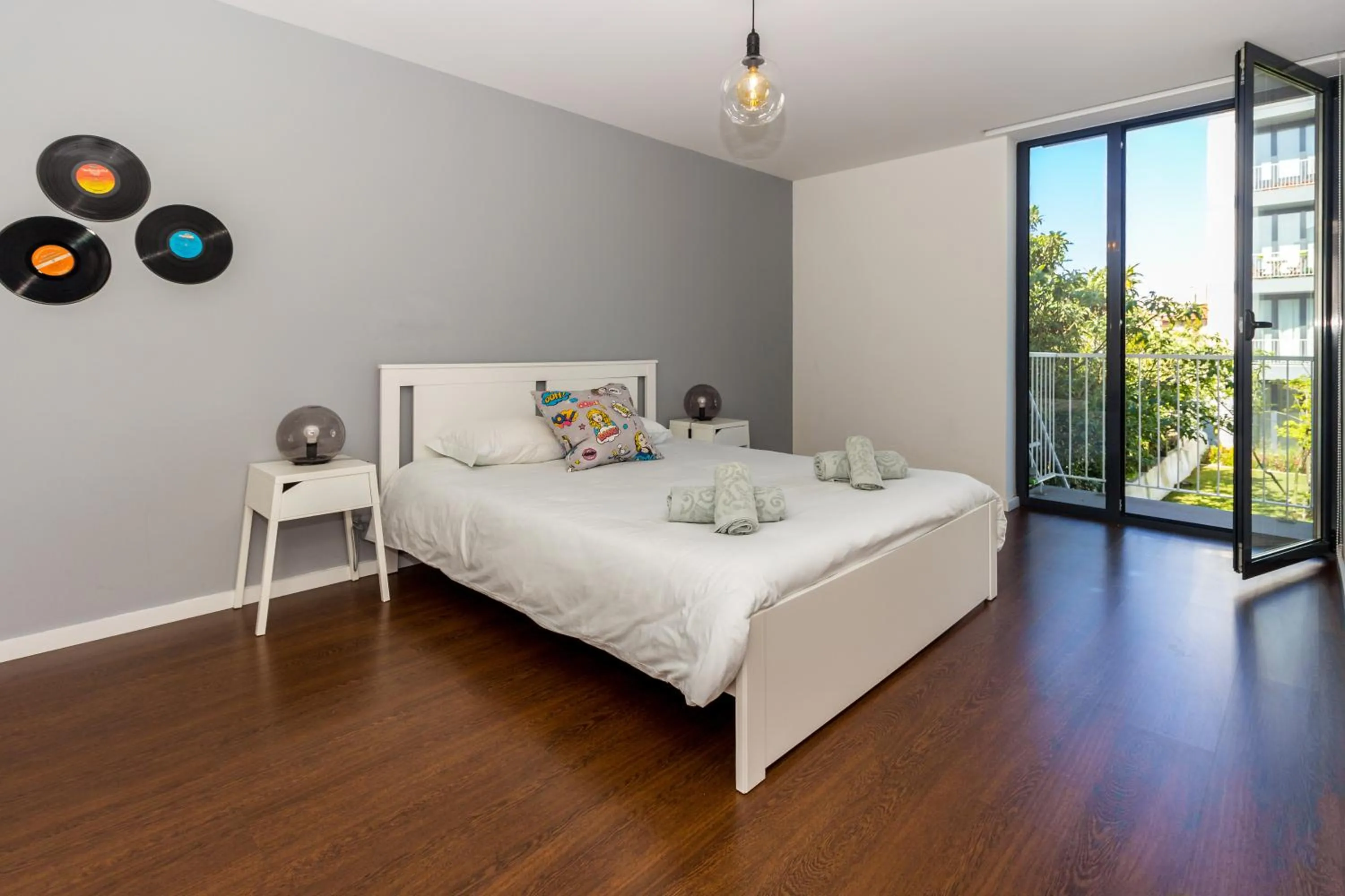 Property building, Bed in Guest H4U - Bonjardim Pop Art City Center