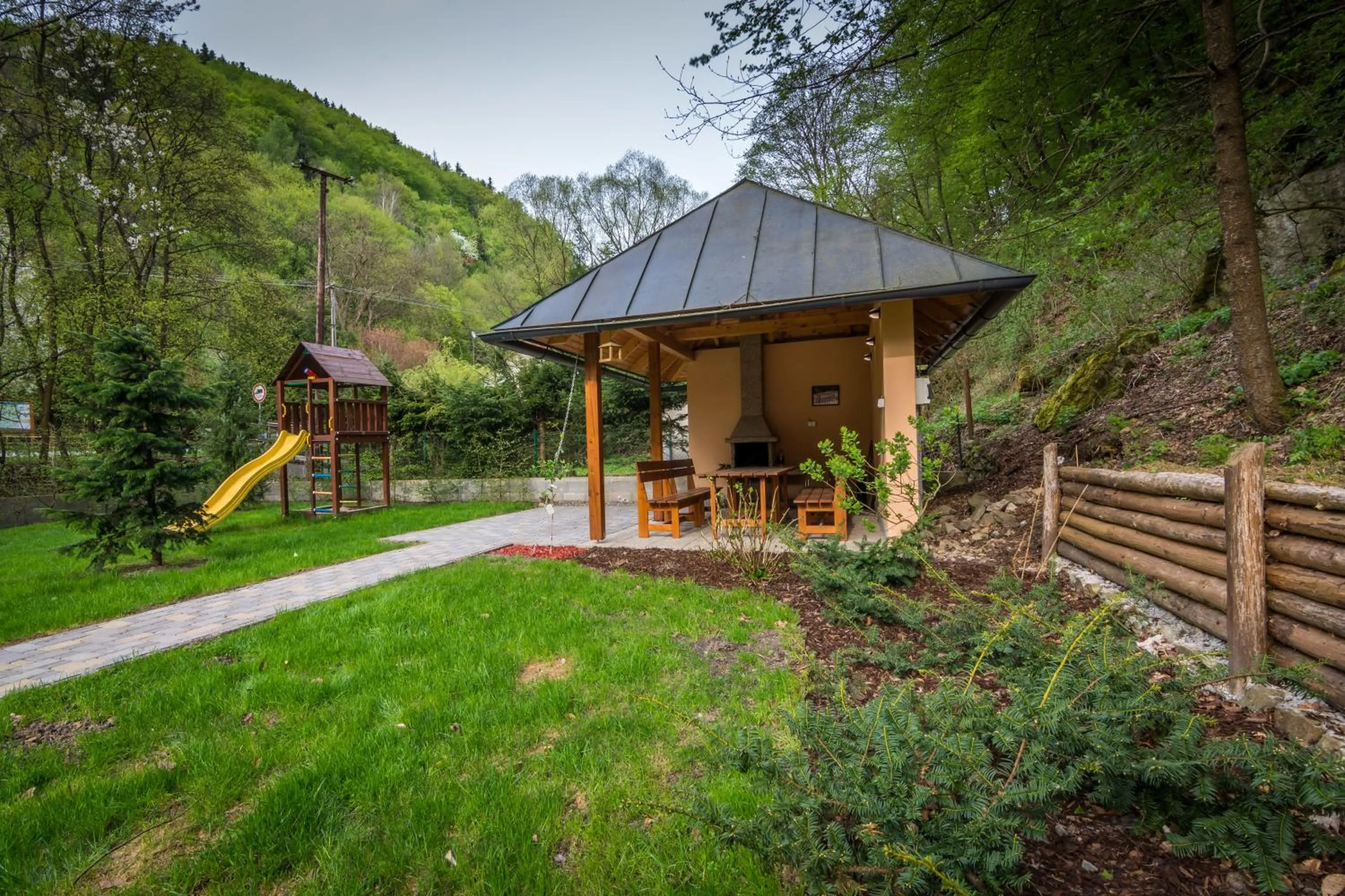 Garden in Apartmány Weissov Dom