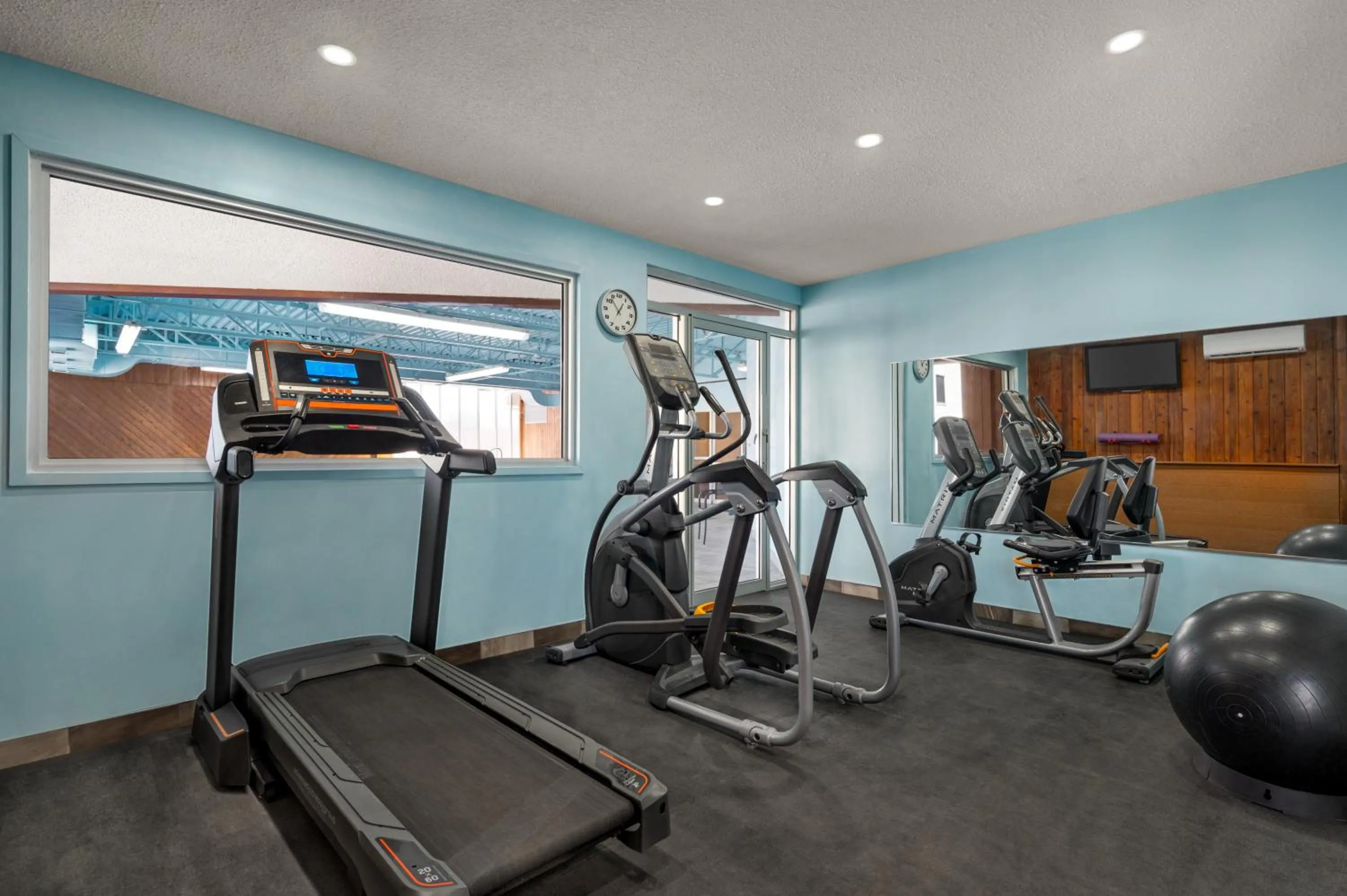 Fitness centre/facilities in Days Inn by Wyndham Fredericton