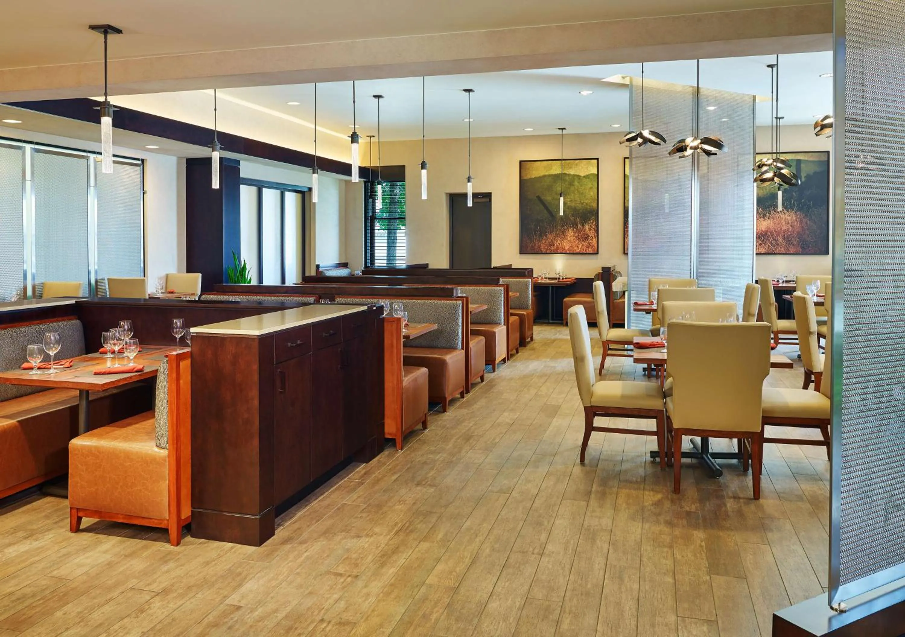 Restaurant/places to eat in DoubleTree by Hilton San Antonio Airport