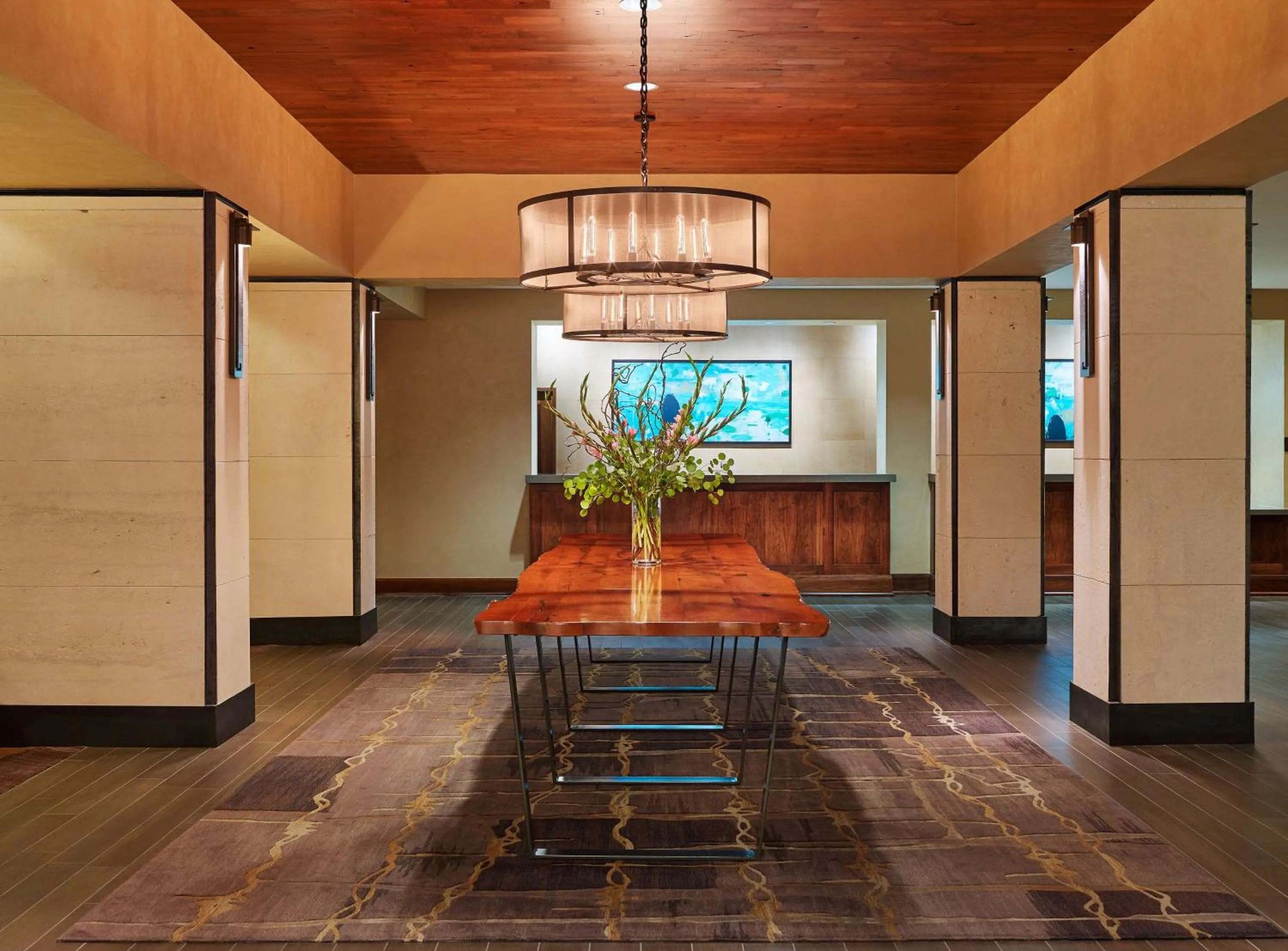 Lobby or reception in DoubleTree by Hilton San Antonio Airport