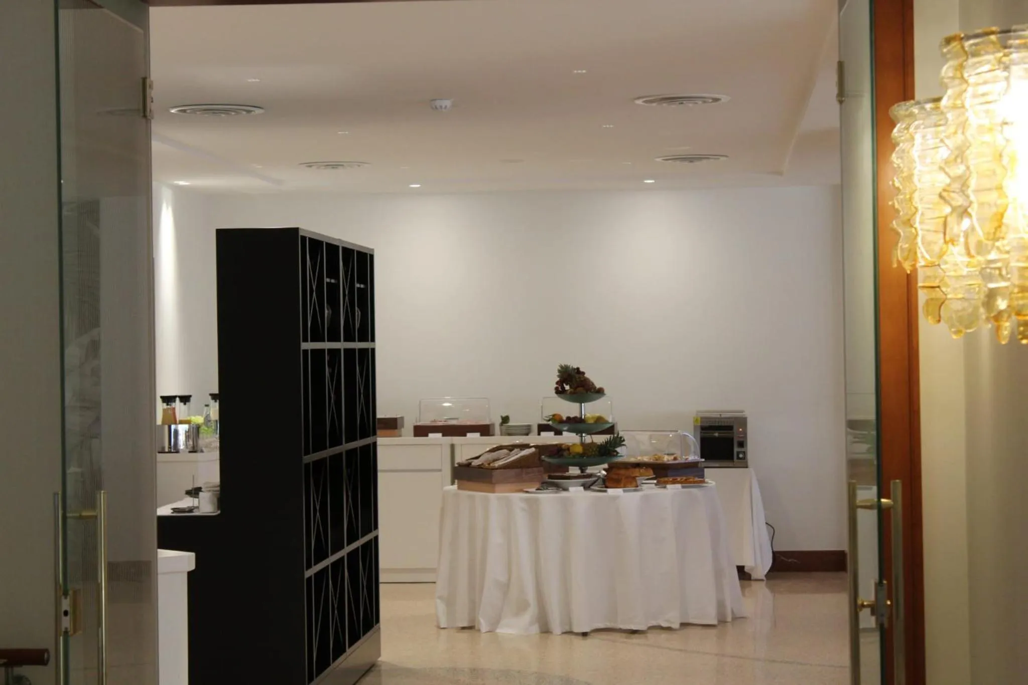 Restaurant/places to eat in Hotel Europa