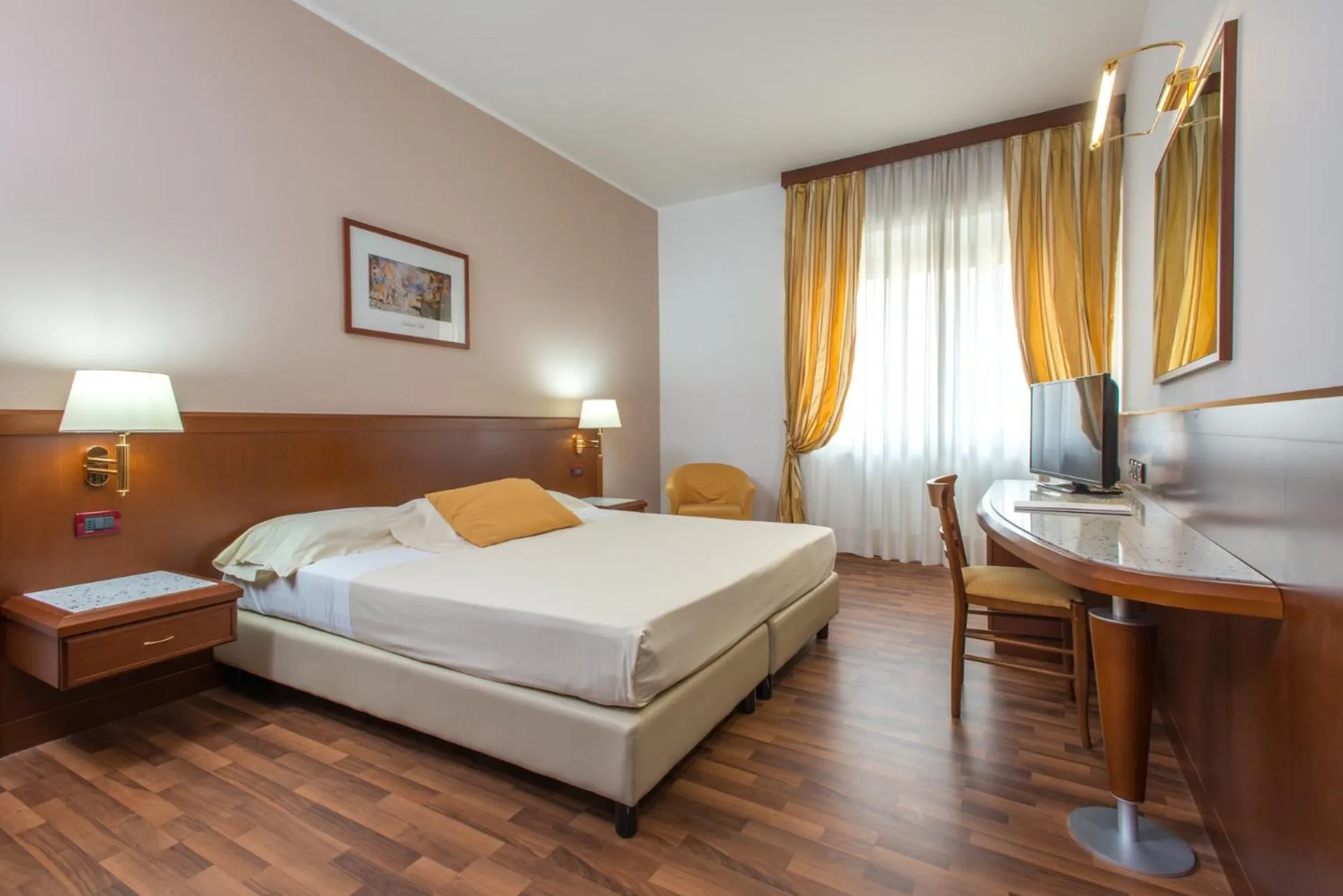 Bedroom, Bed in Hotel Europa