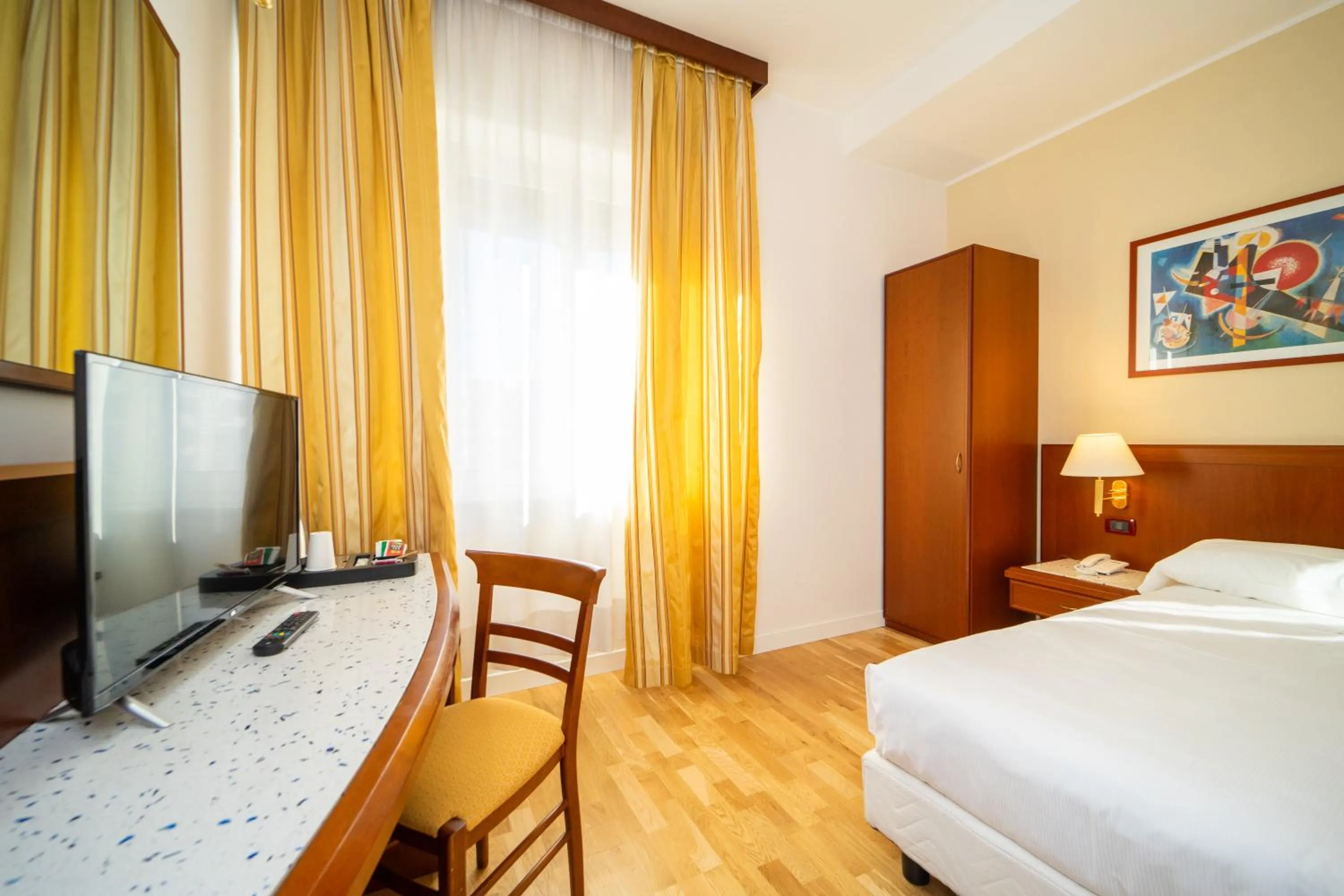 Bedroom, Bed in Hotel Europa