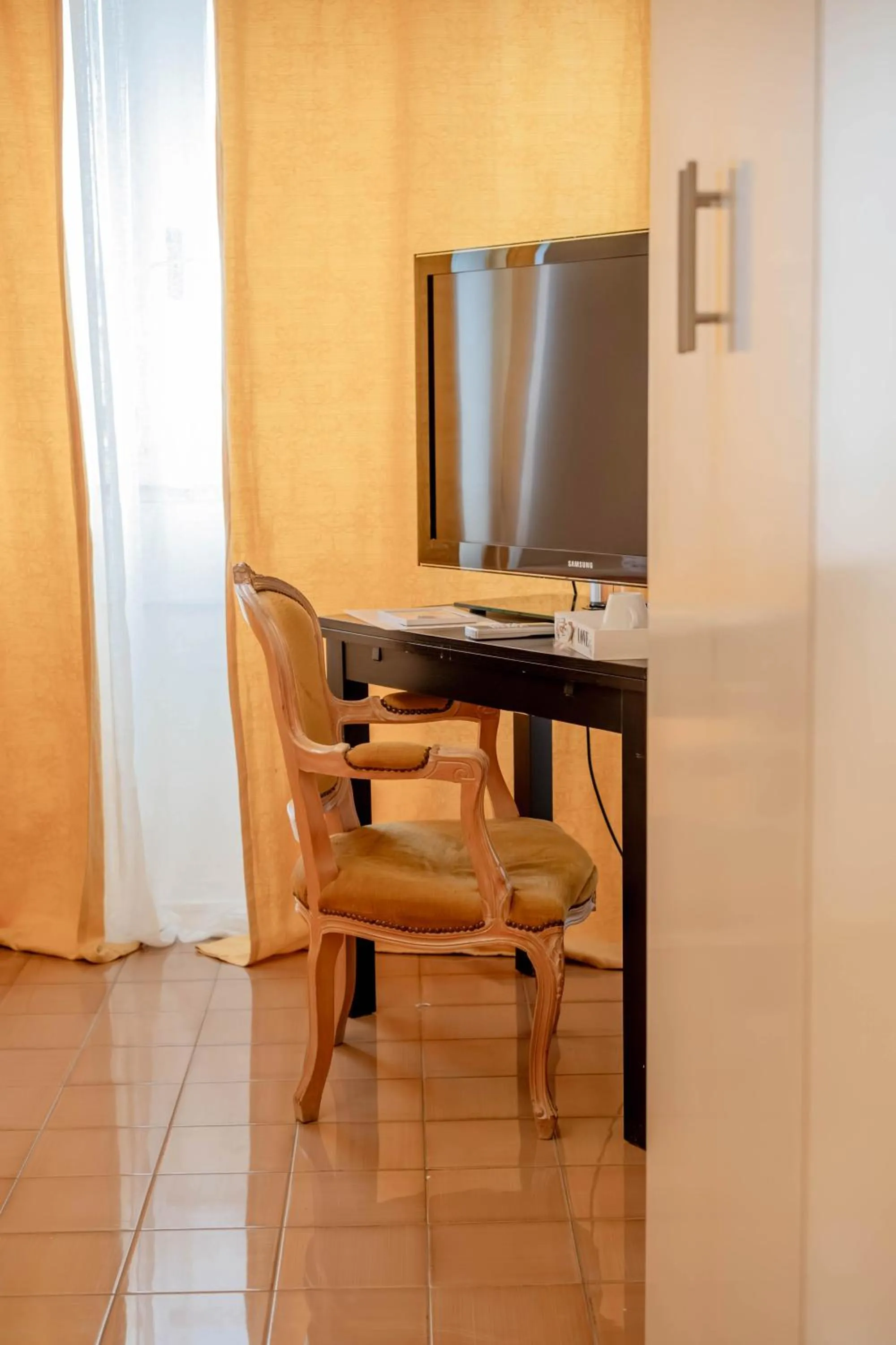 Deluxe Triple Room with External Bathroom in Al Filarmonico