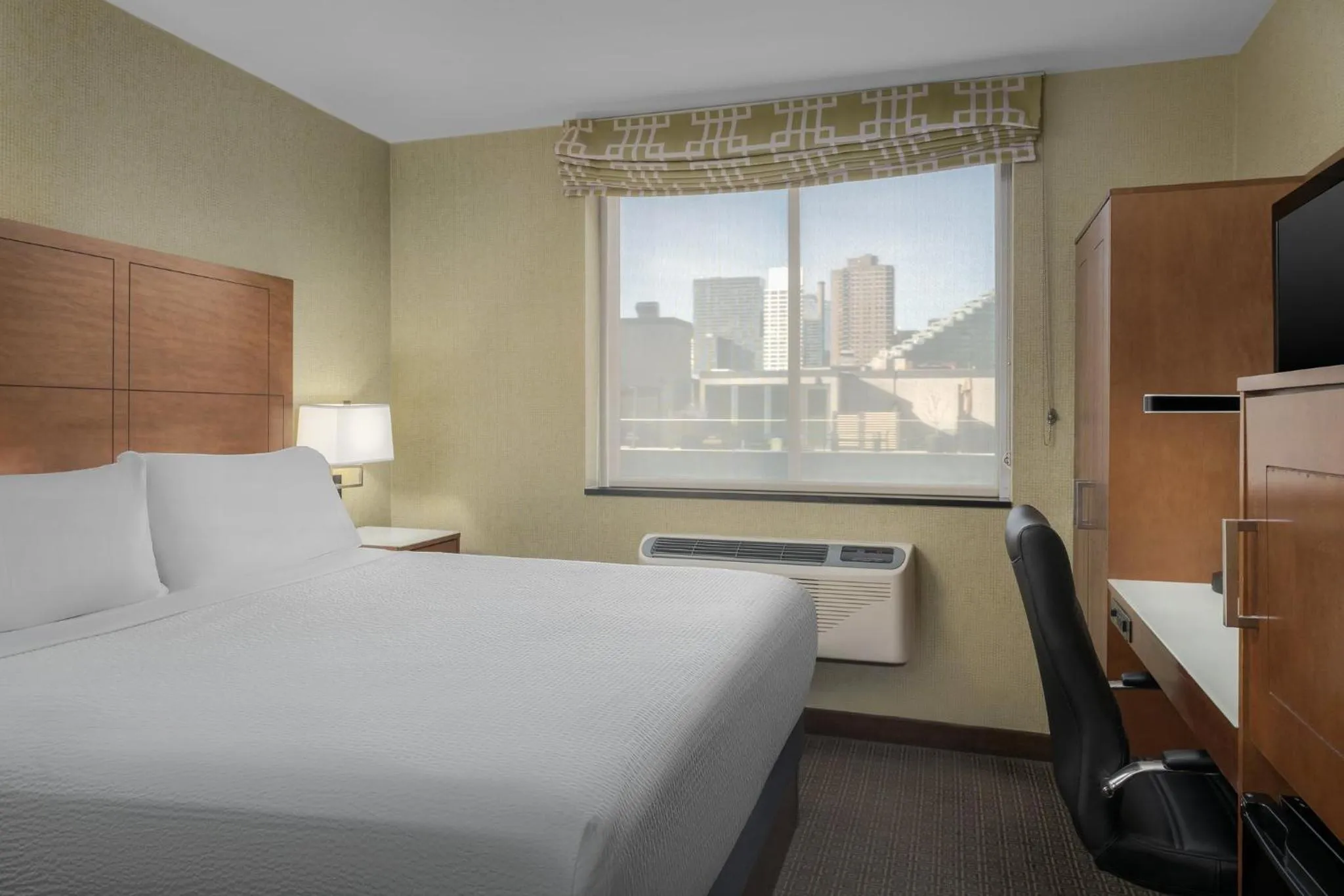Photo of the whole room, Bed in Holiday Inn Express Manhattan Midtown West by IHG
