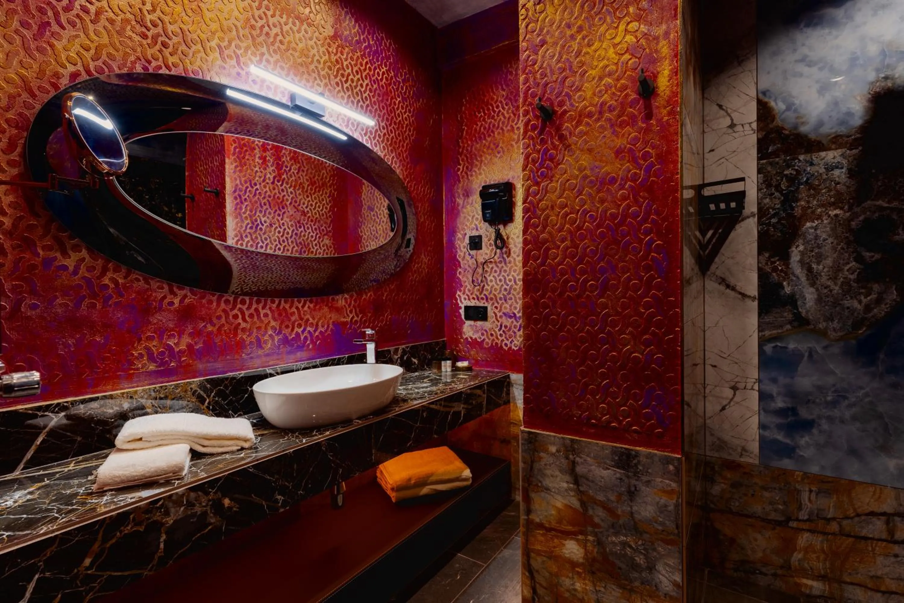 Shower in Tapis Rouge Design Boutique Hotel