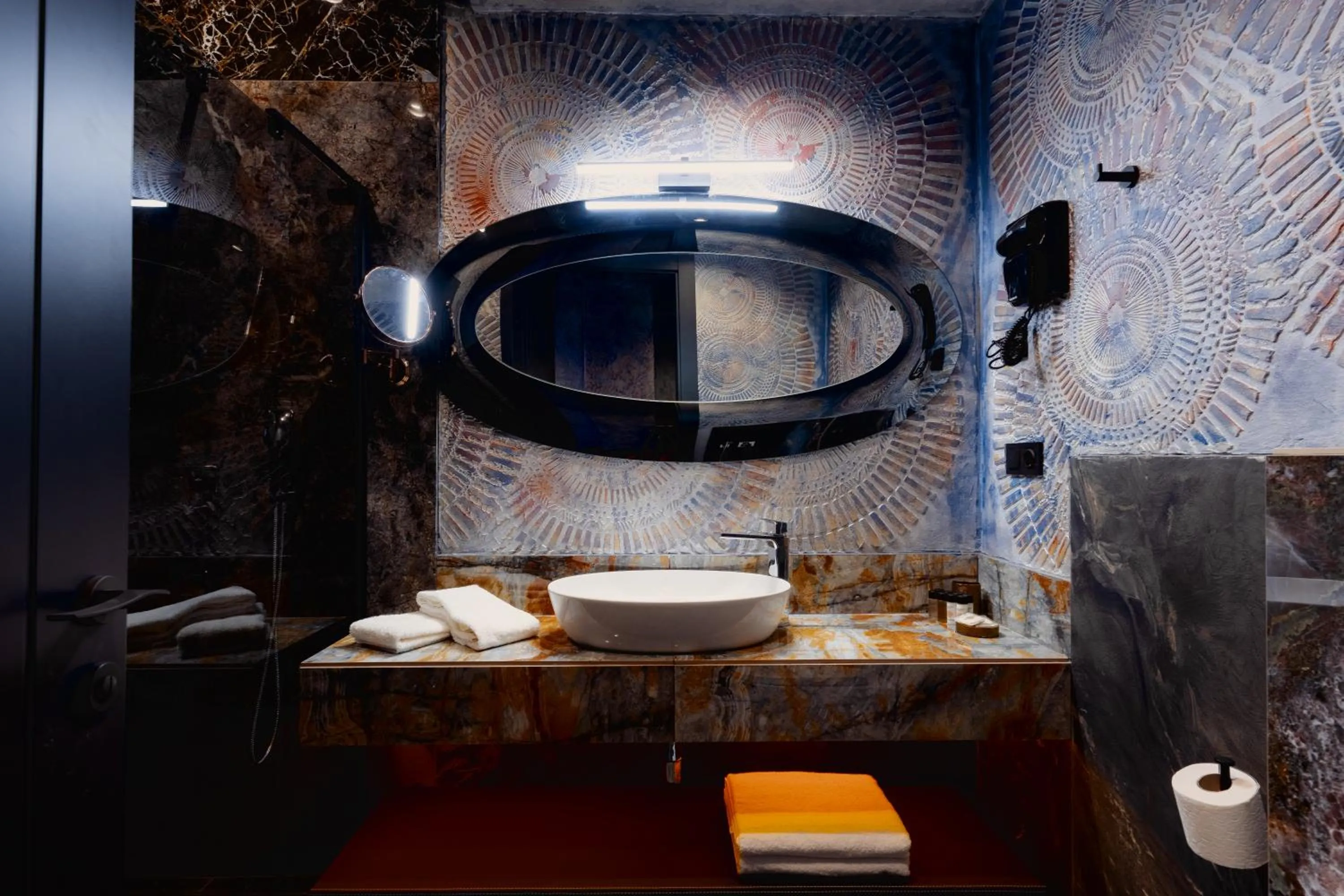 Toilet in Tapis Rouge Design Boutique Hotel