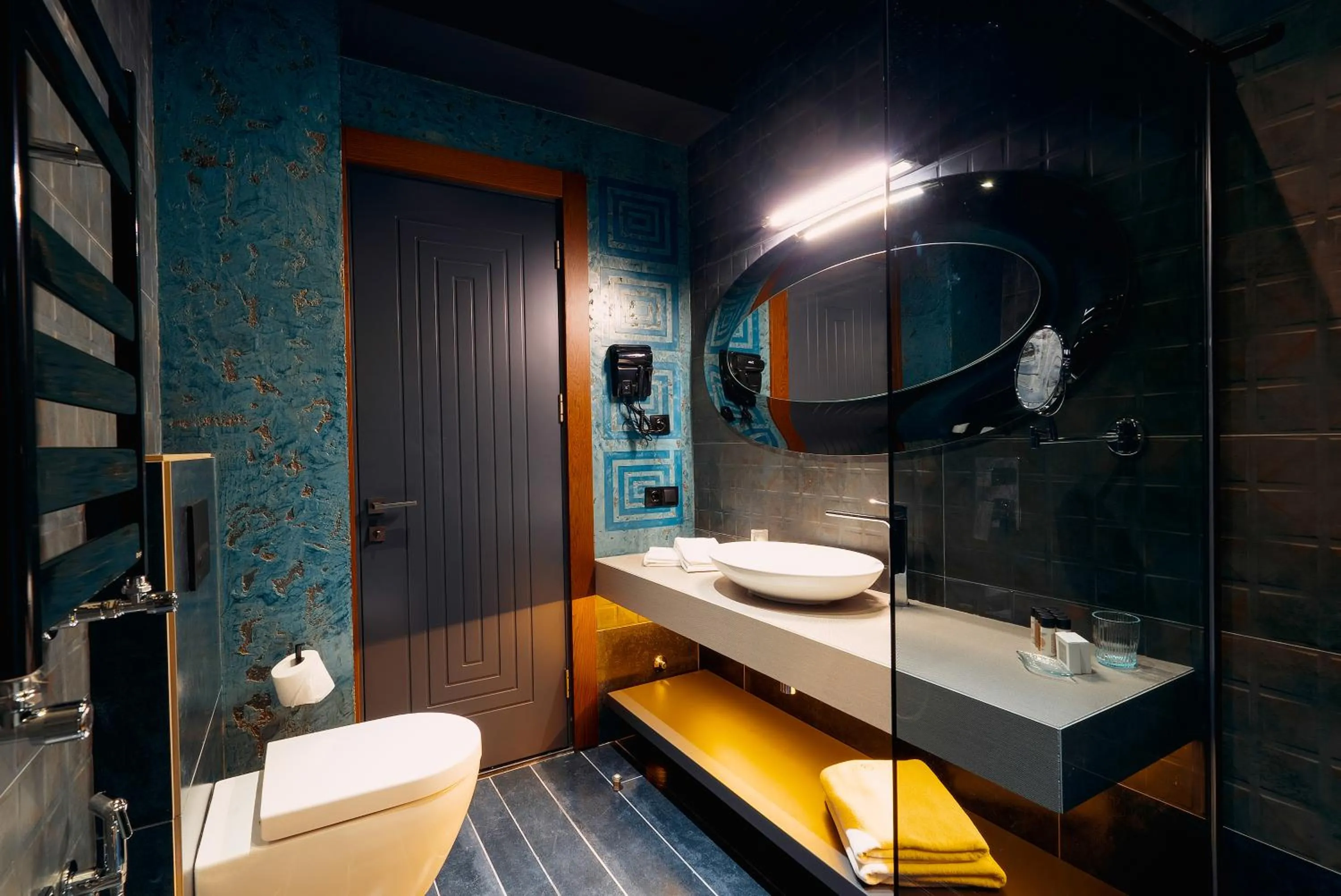 Shower in Tapis Rouge Design Boutique Hotel