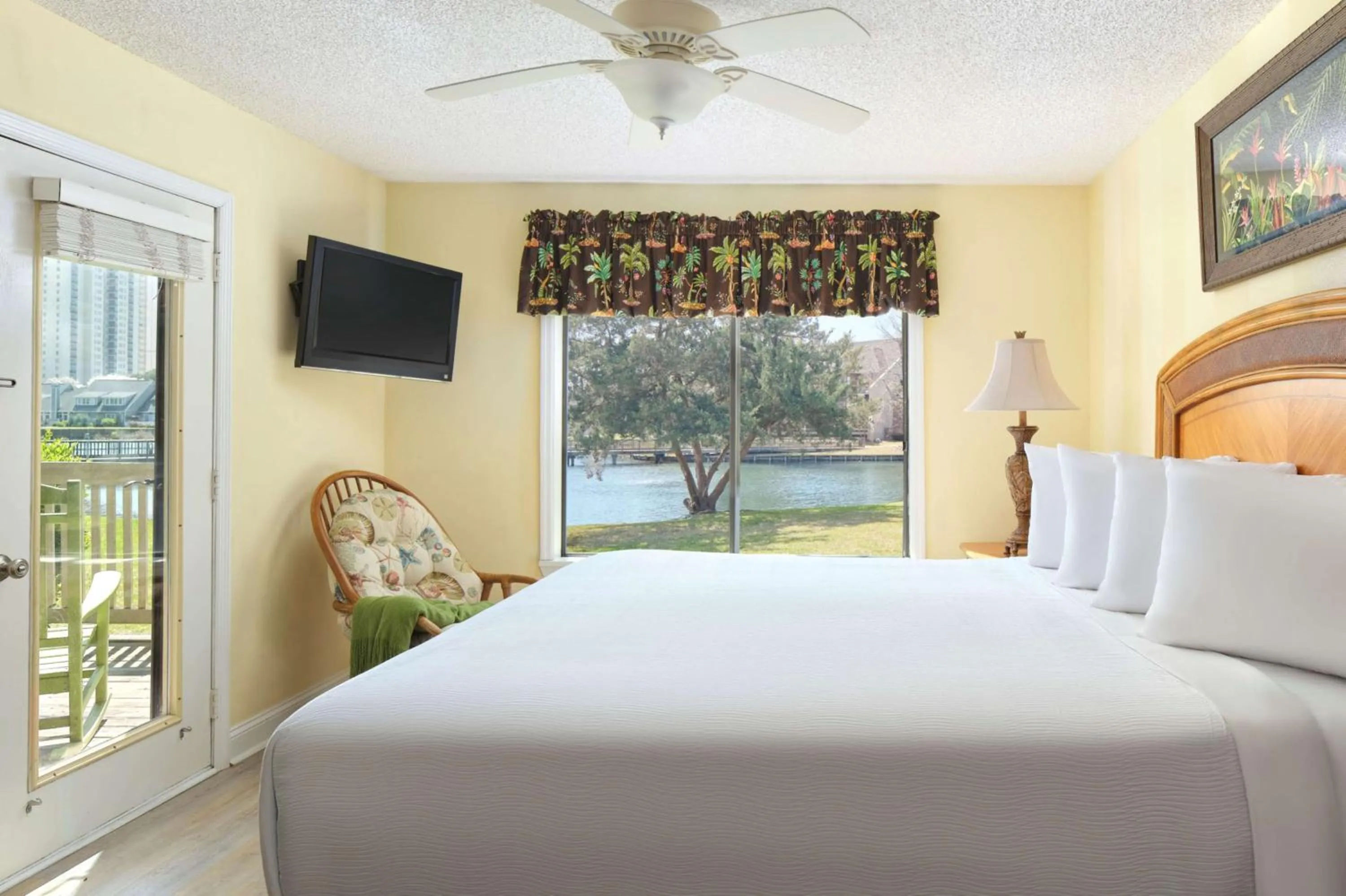 Bed in Kingston Plantation Condos