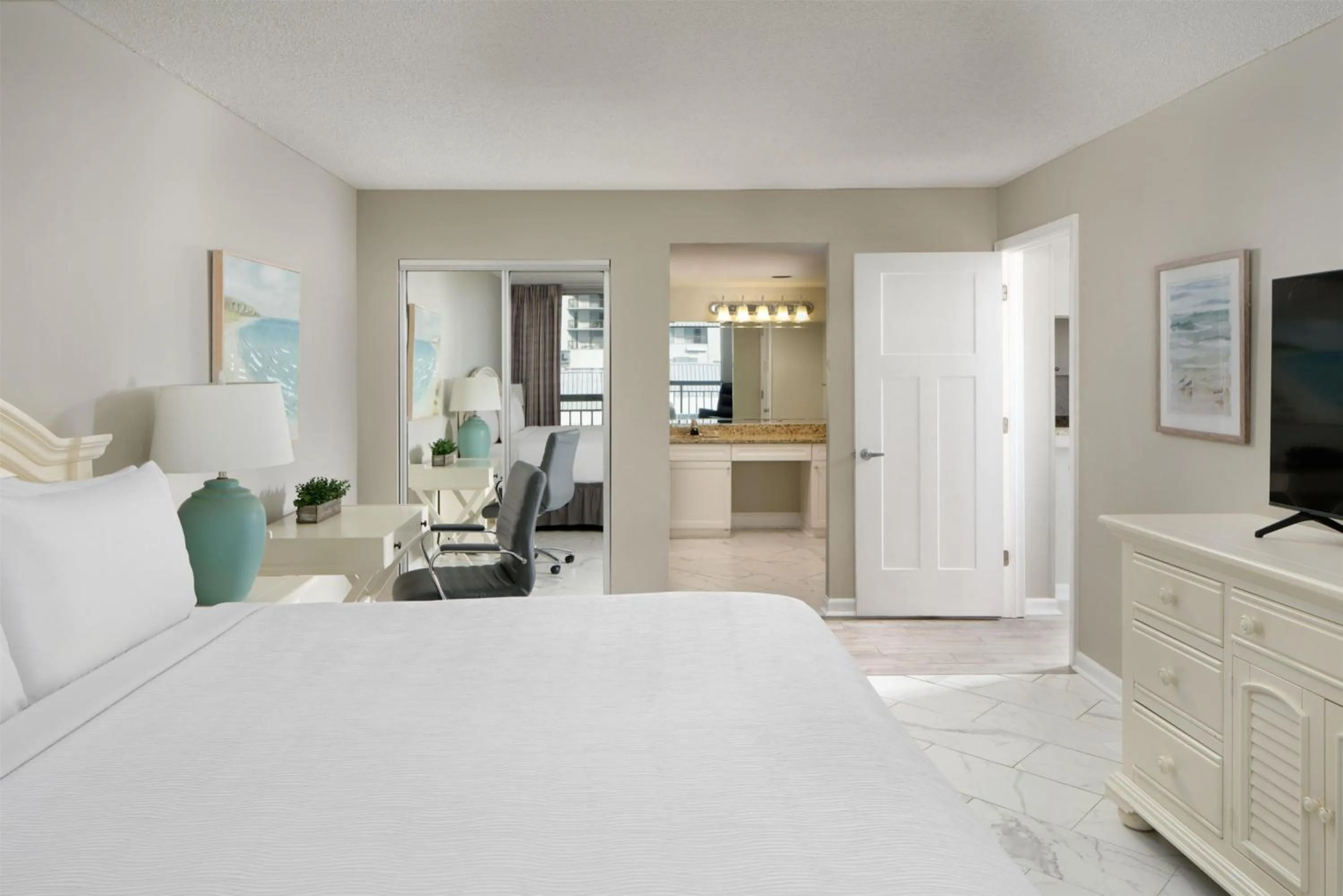 Bed in Kingston Plantation Condos