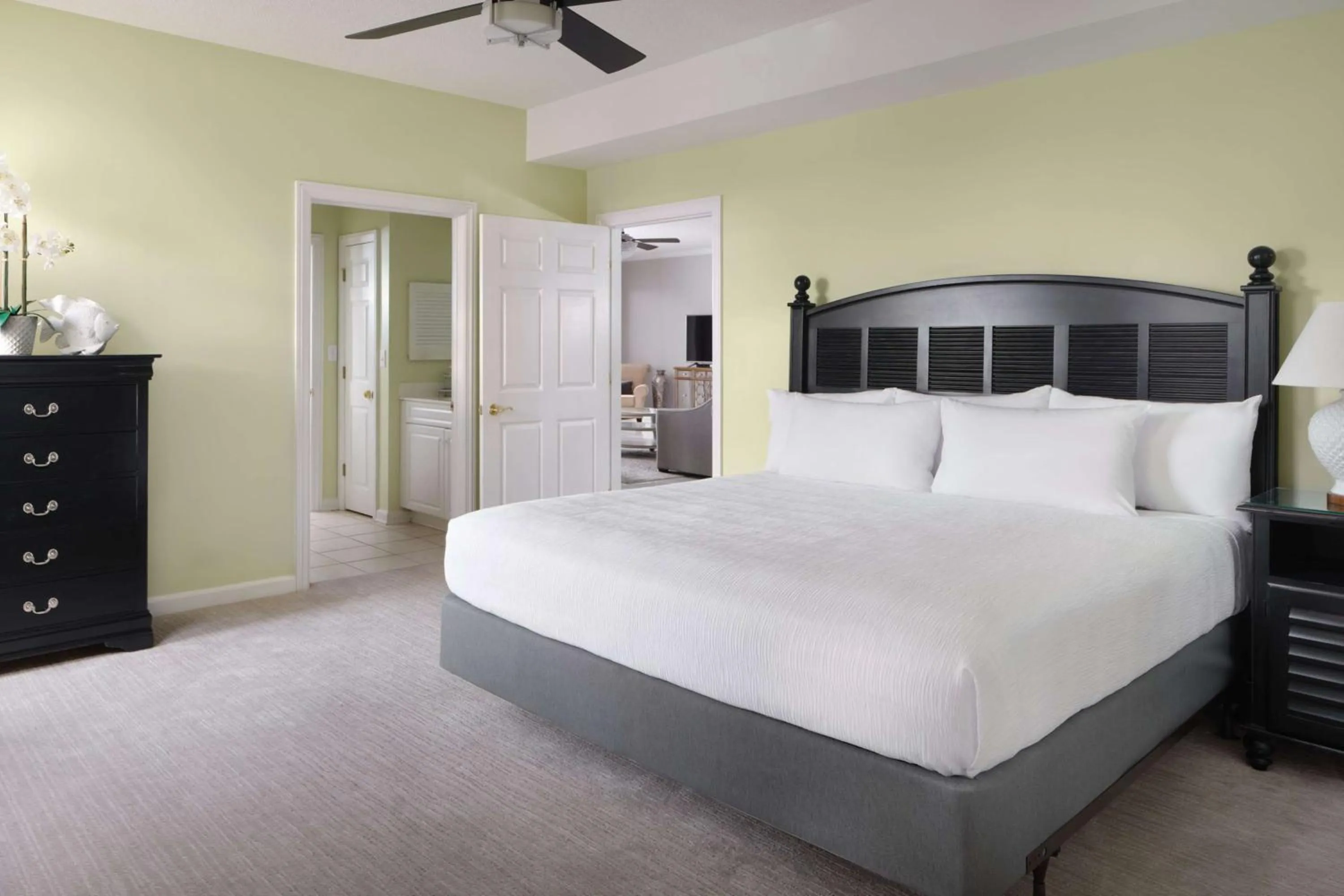 Bed in Kingston Plantation Condos