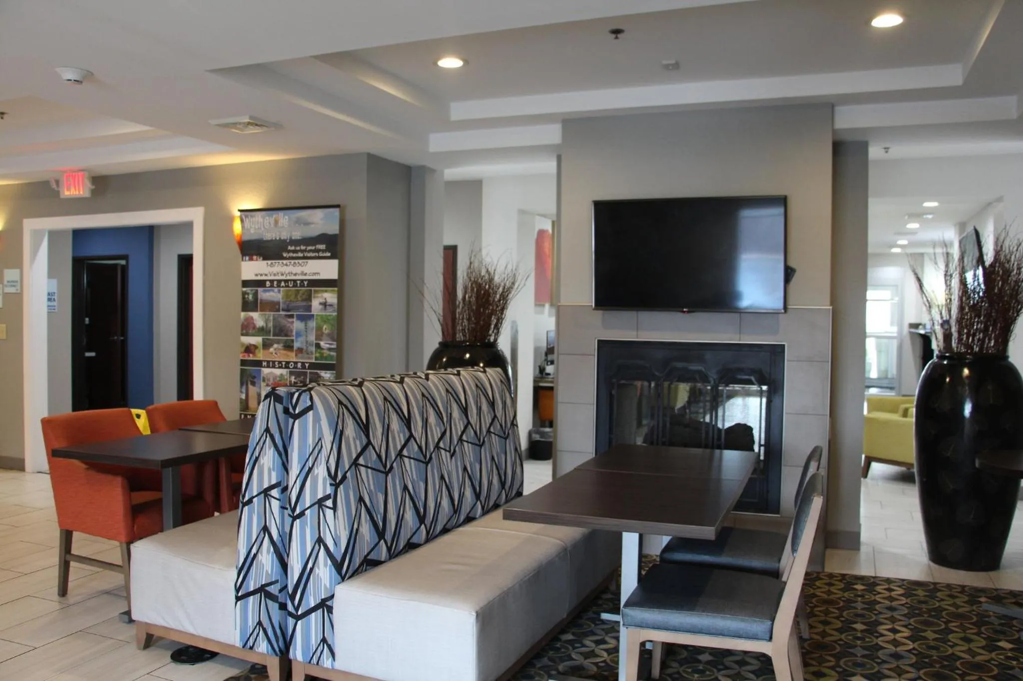 Restaurant/places to eat in Holiday Inn Express & Suites Wytheville by IHG