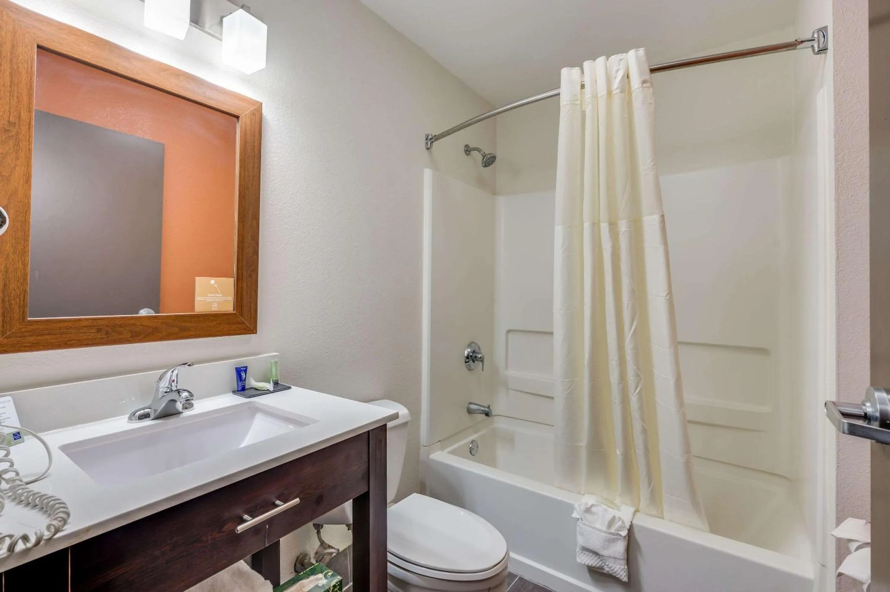 Bathroom in Sleep Inn & Suites Decatur West