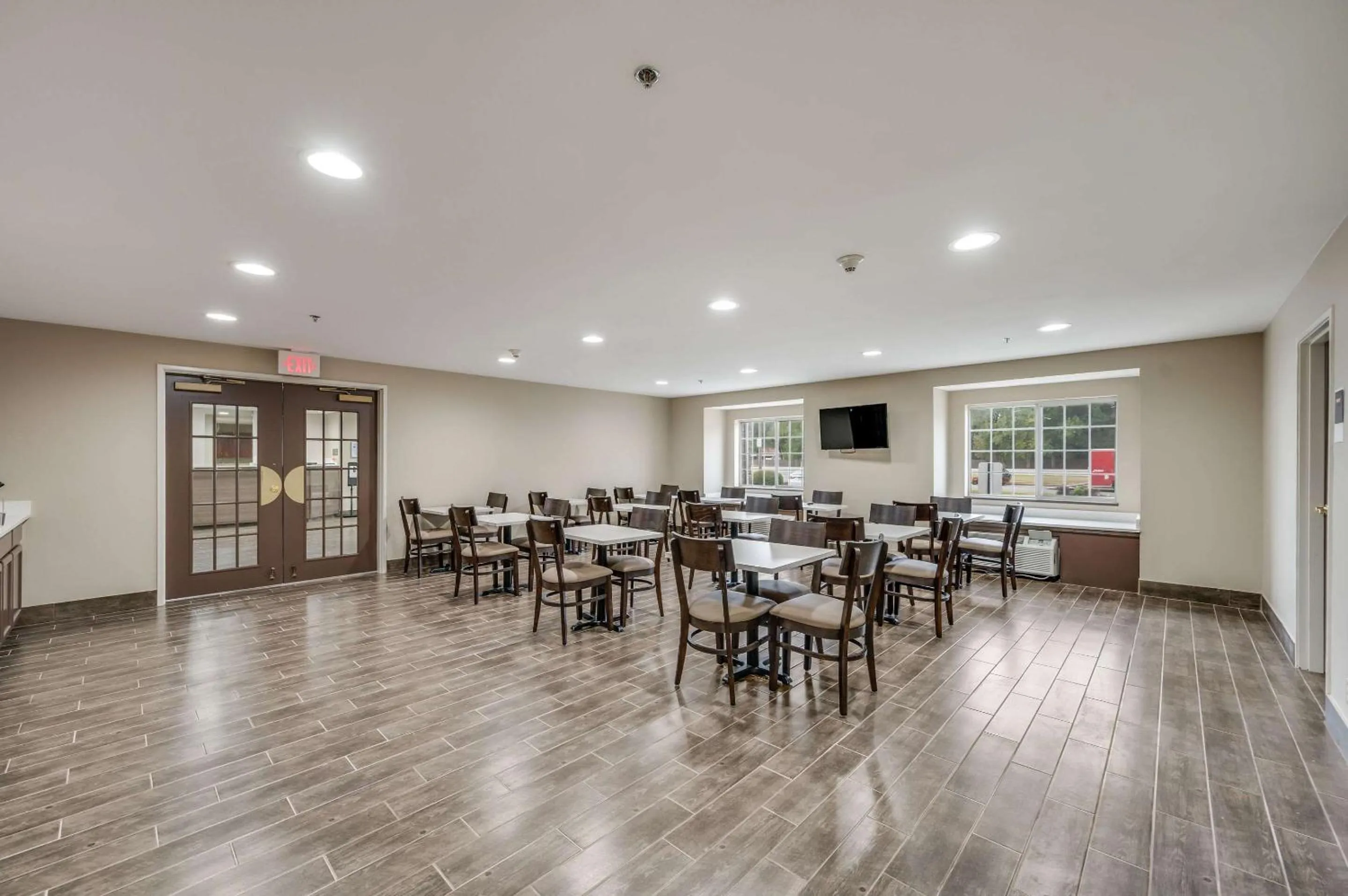 Restaurant/places to eat in Sleep Inn & Suites Decatur West