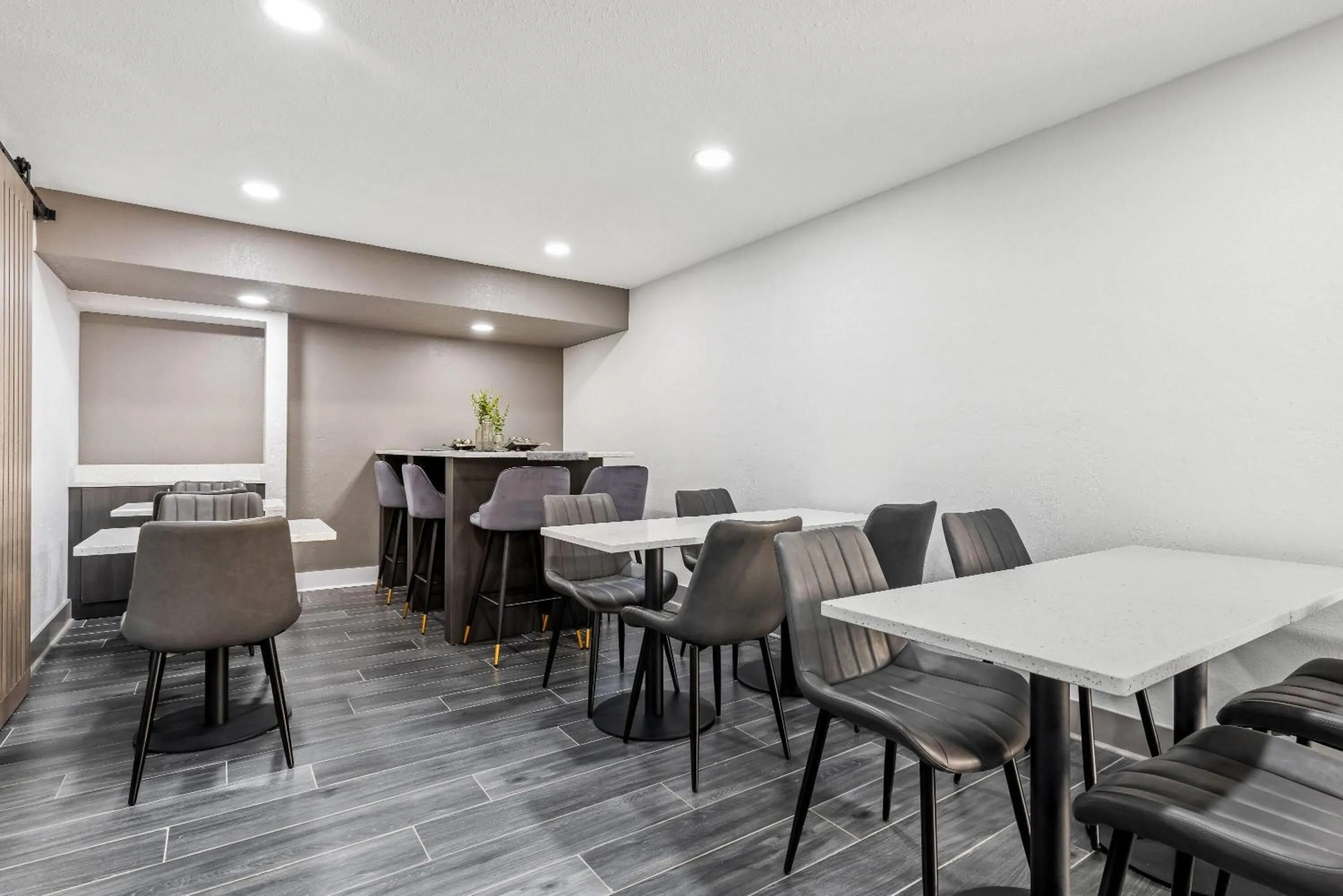 Restaurant/places to eat in Super 8 by Wyndham Athens