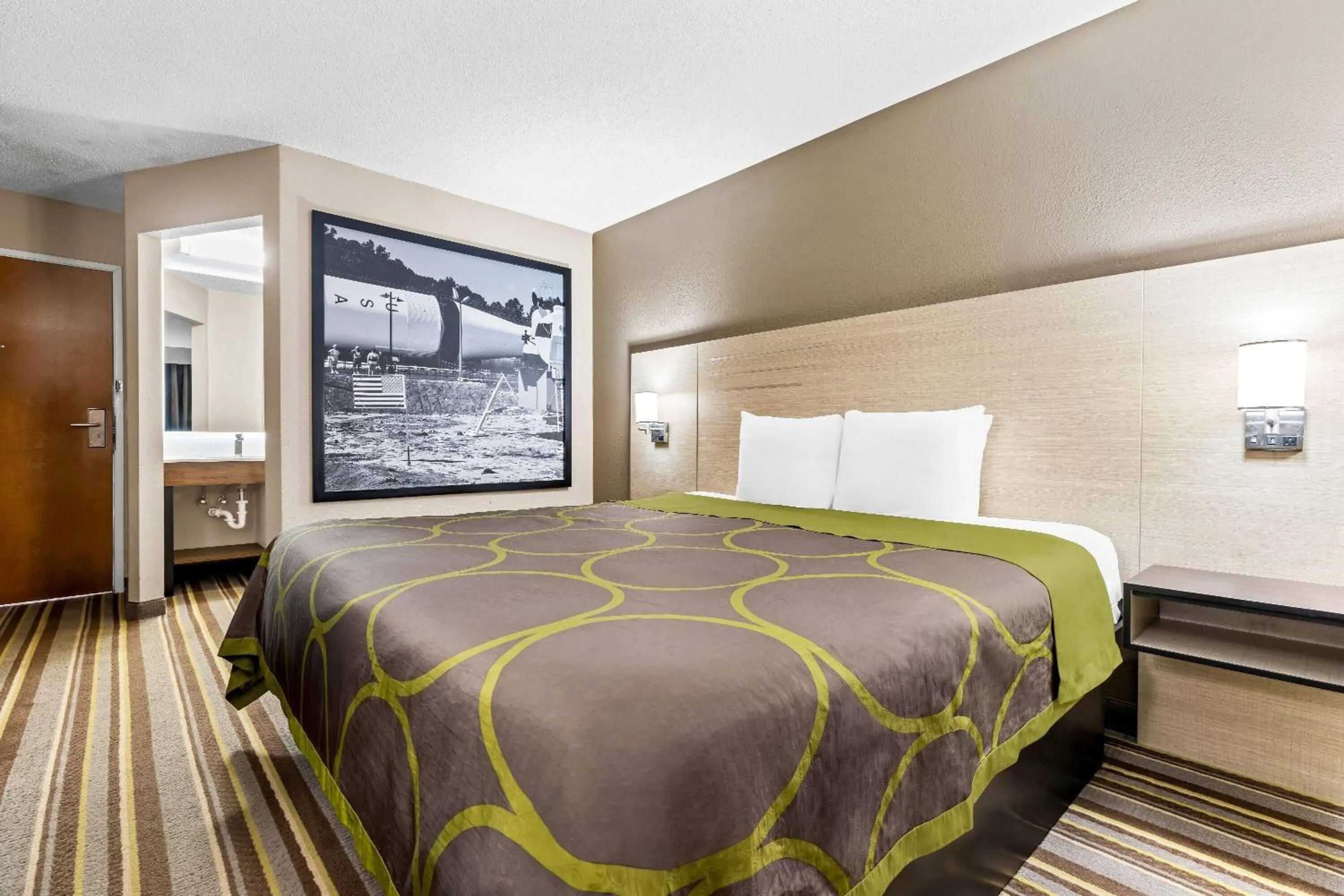 Bed in Super 8 by Wyndham Athens
