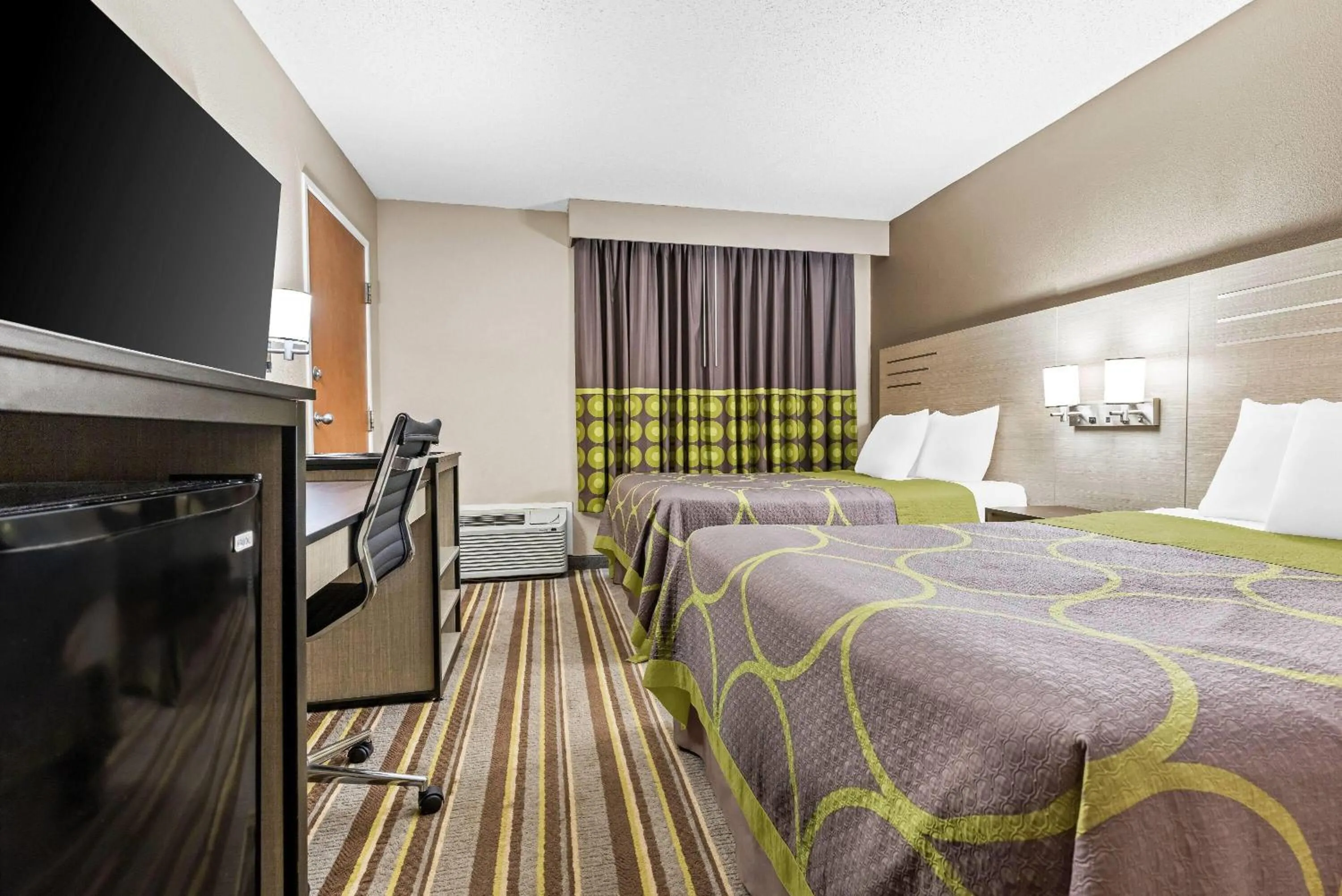 Bed in Super 8 by Wyndham Athens