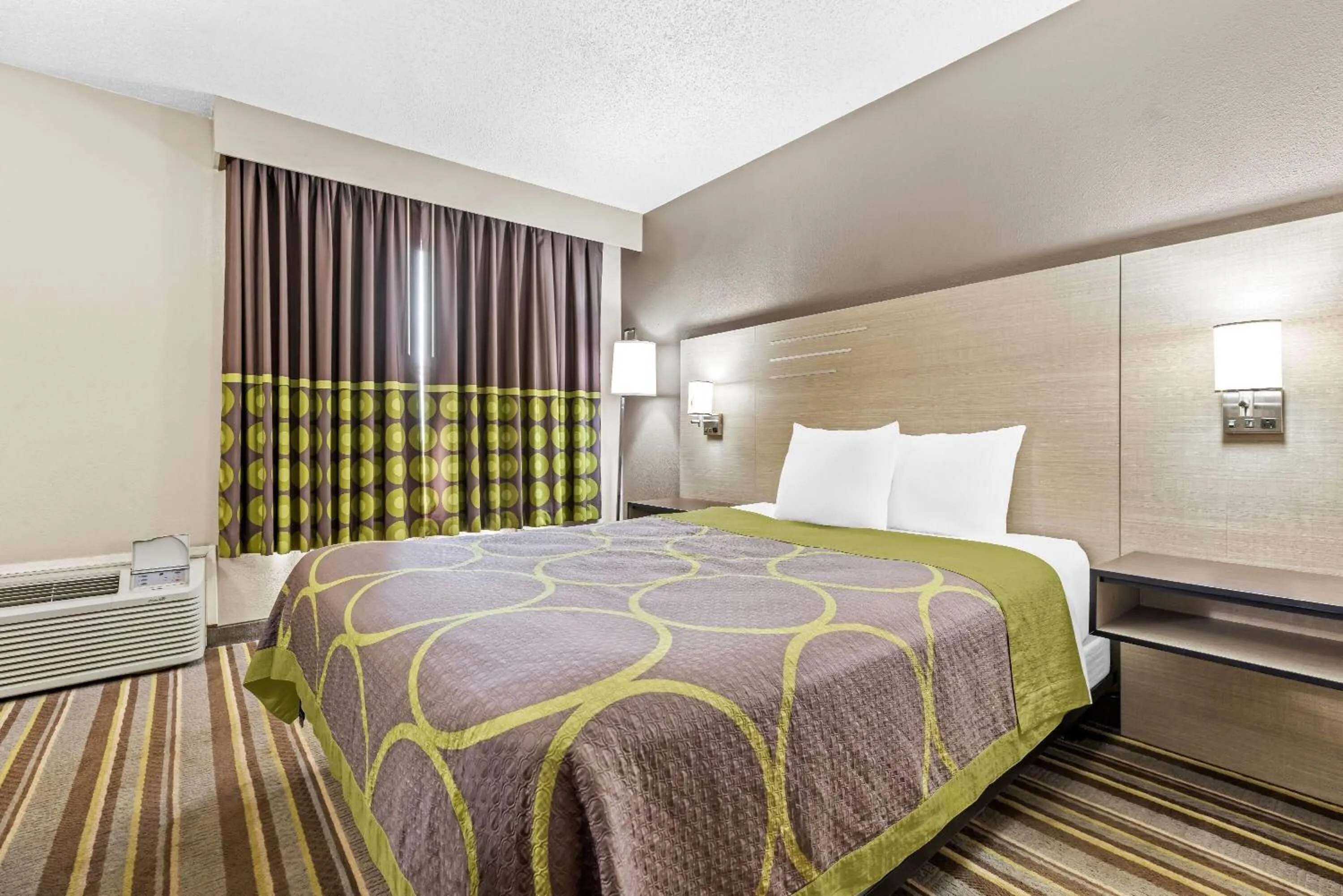 Bed in Super 8 by Wyndham Athens