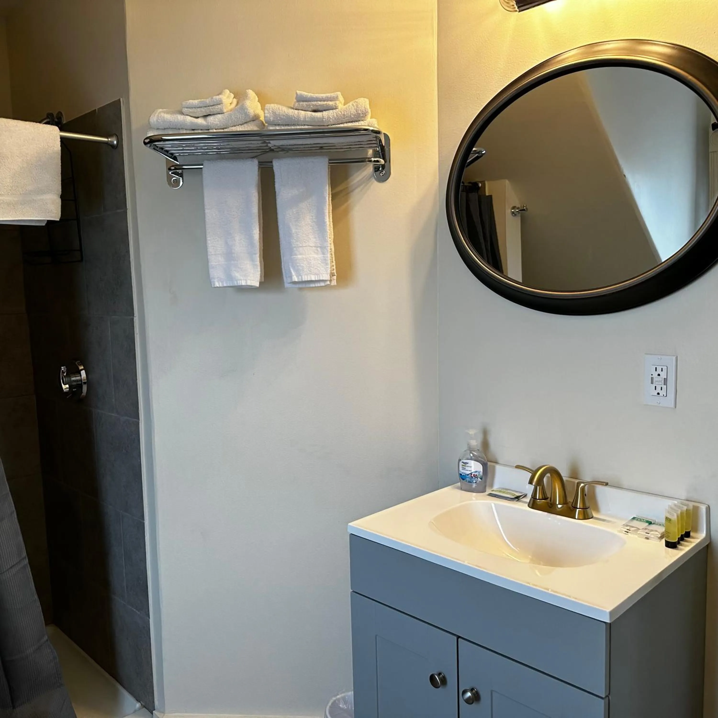 The Whitetail Inn and Suites- Lincoln