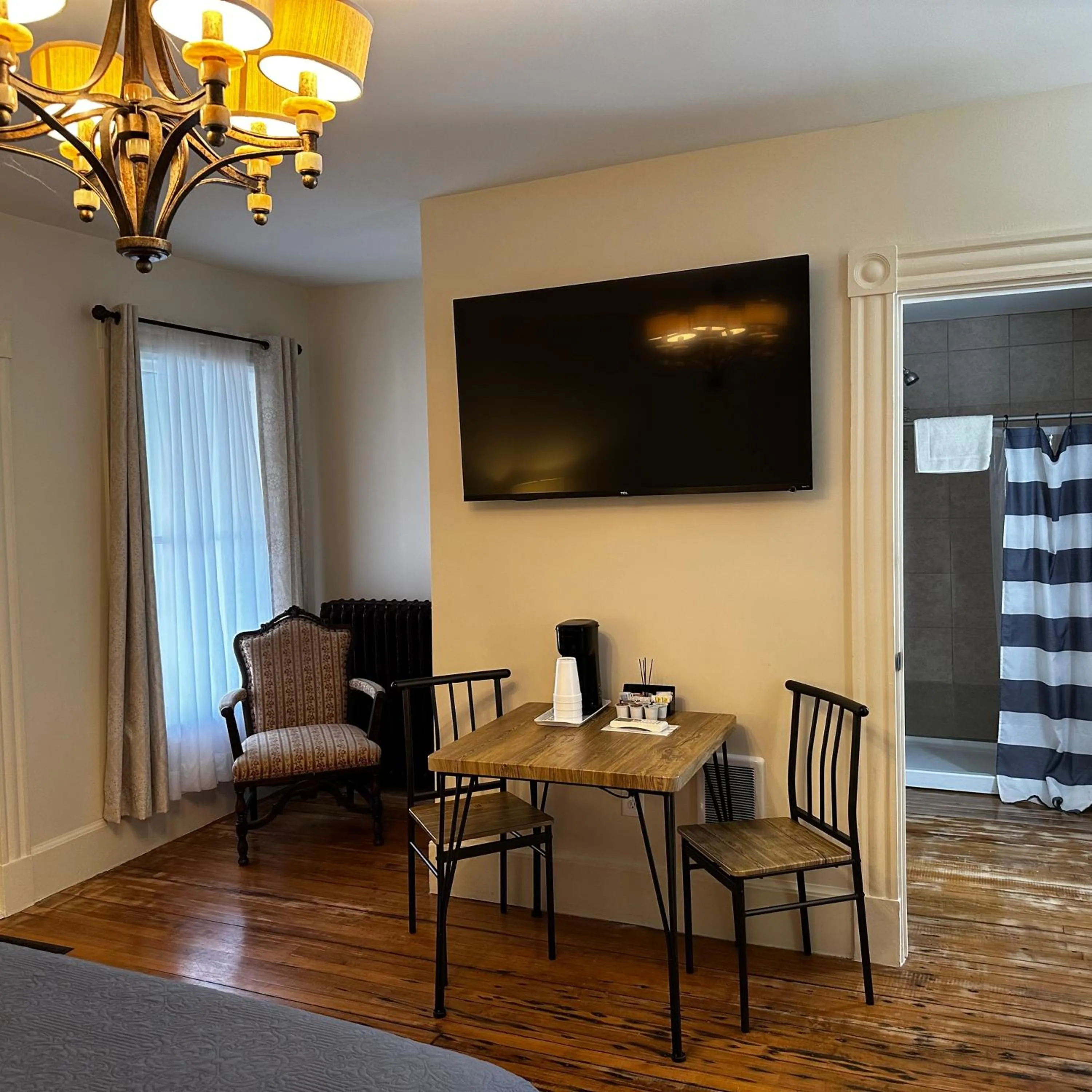 The Whitetail Inn and Suites- Lincoln