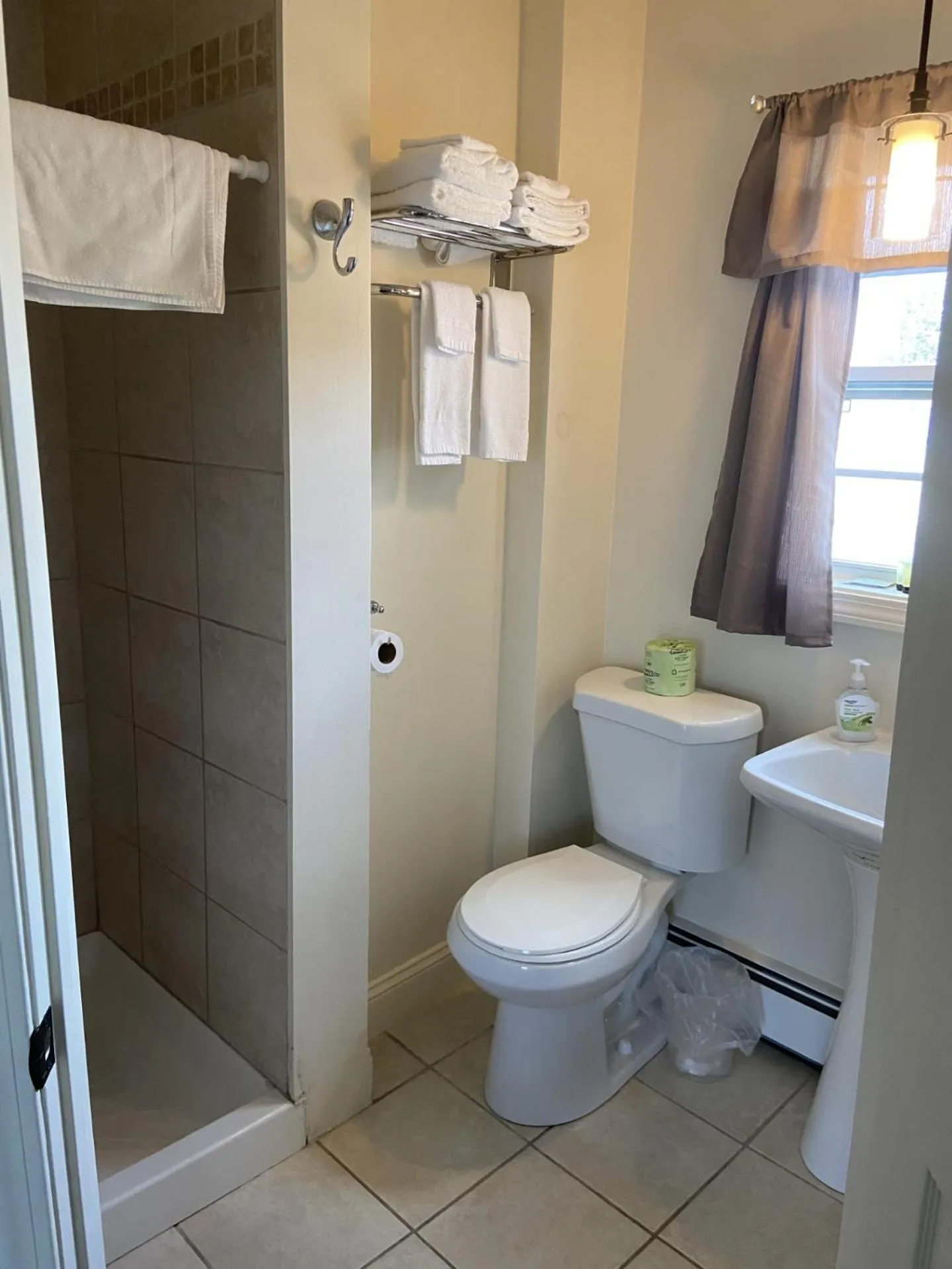 The Whitetail Inn and Suites- Lincoln