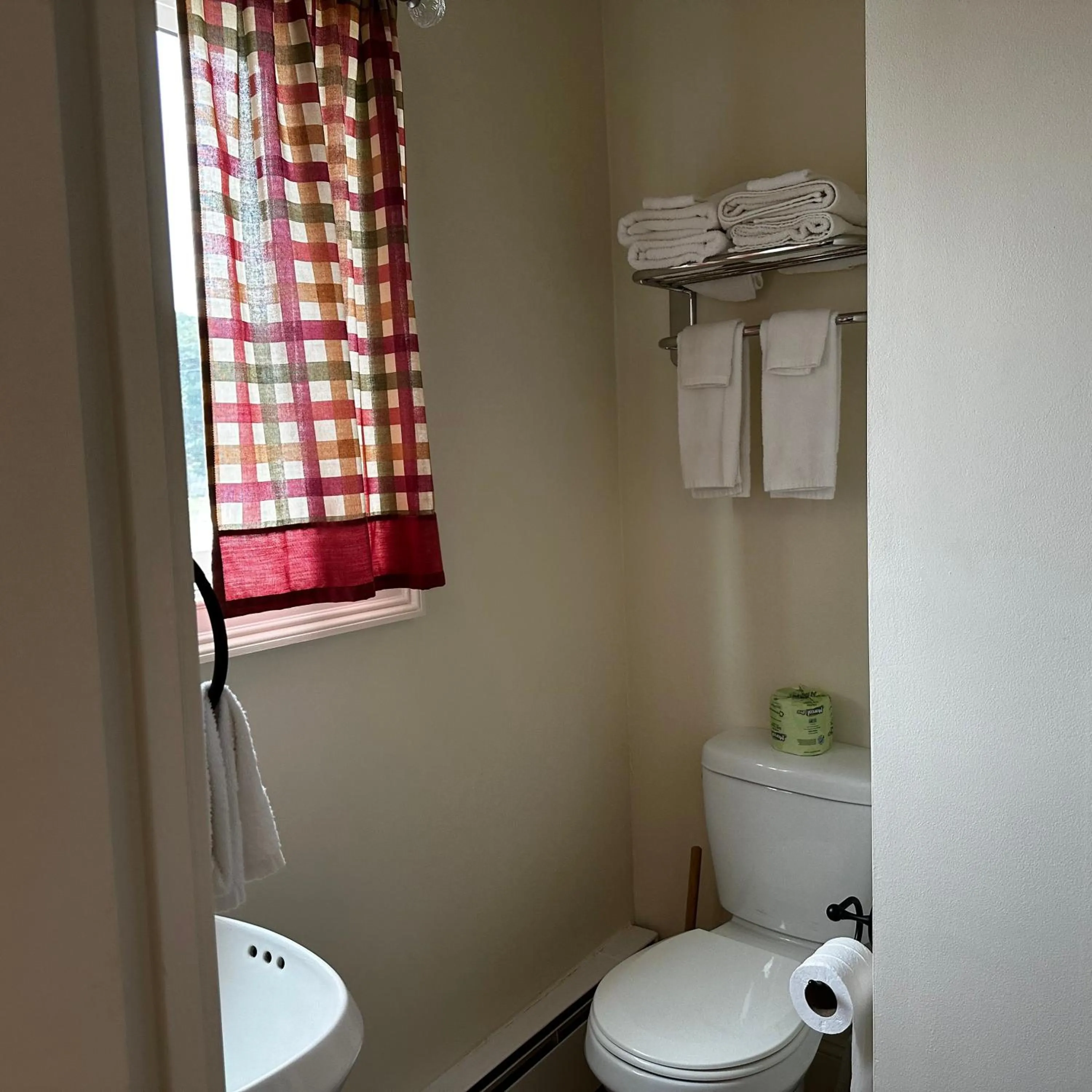 The Whitetail Inn and Suites- Lincoln