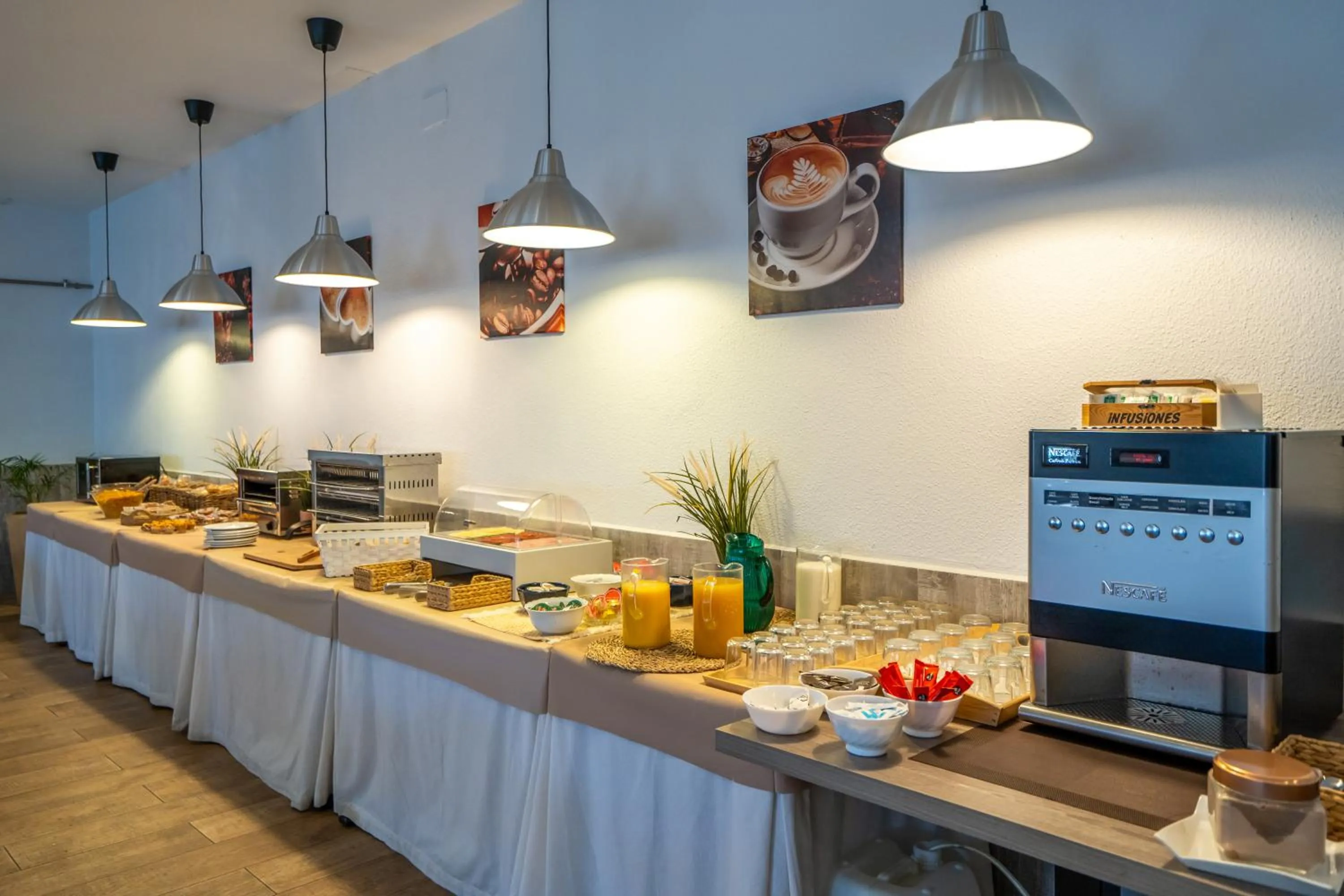 Breakfast in Apartamentos Puerta del Sur