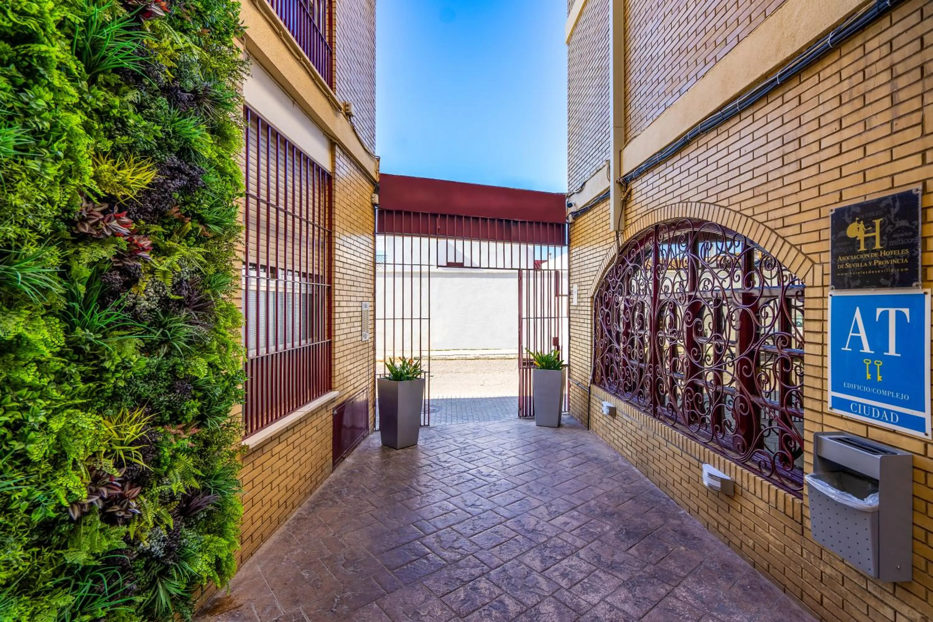 Lobby or reception in Apartamentos Puerta del Sur