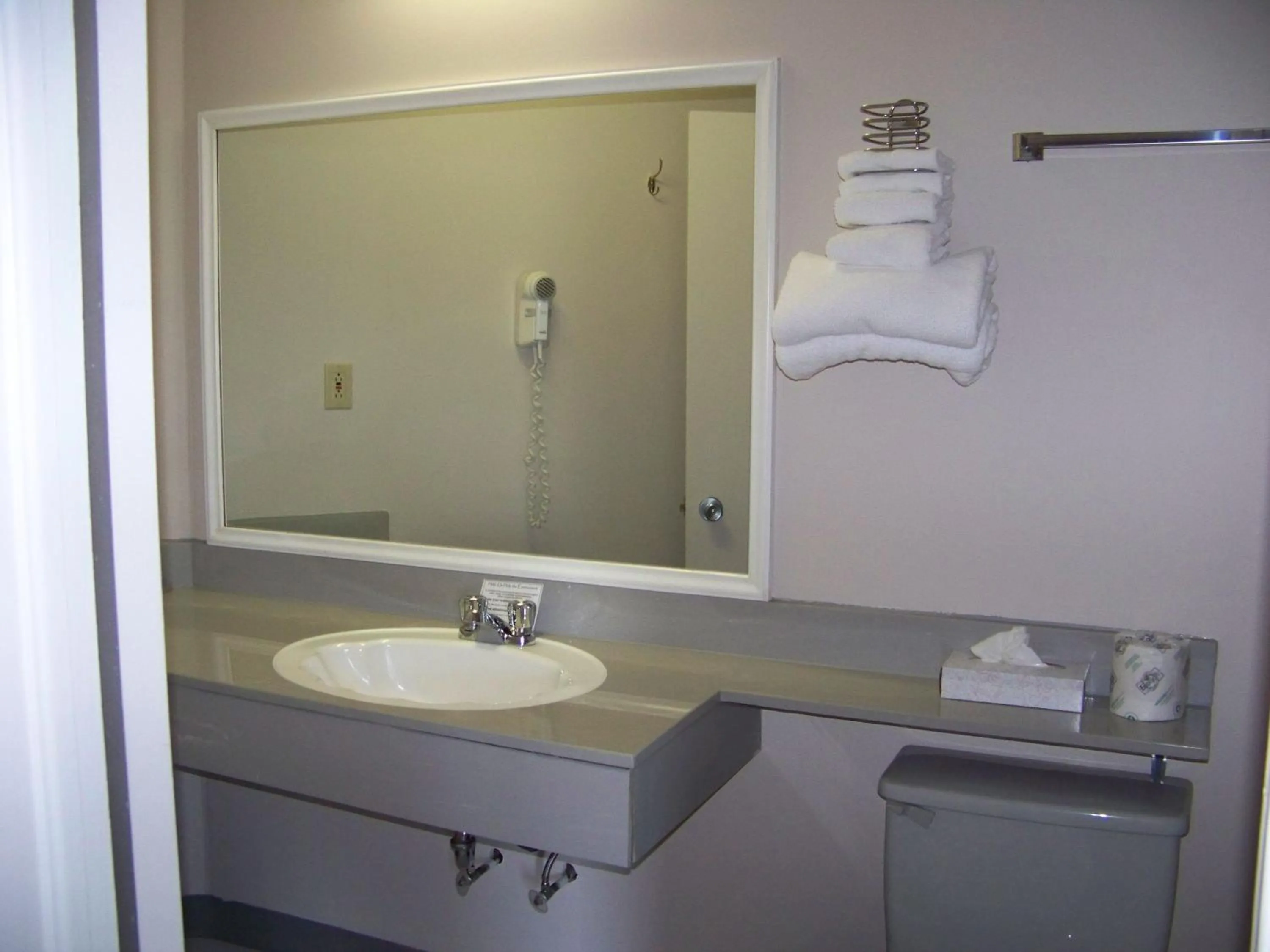 Bathroom in Ocean View Hotel