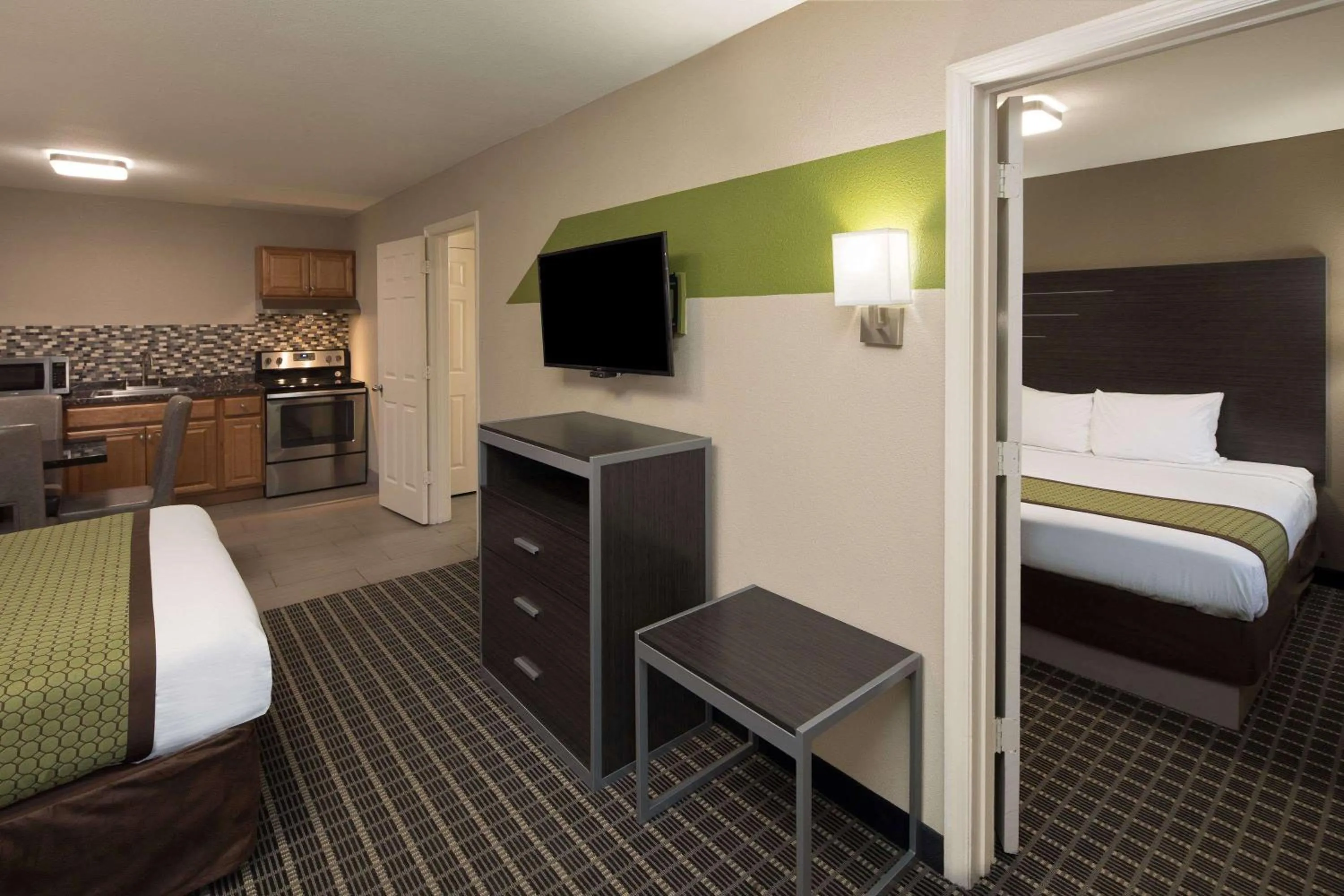 Photo of the whole room, Bed in Days Inn & Suites by Wyndham Athens