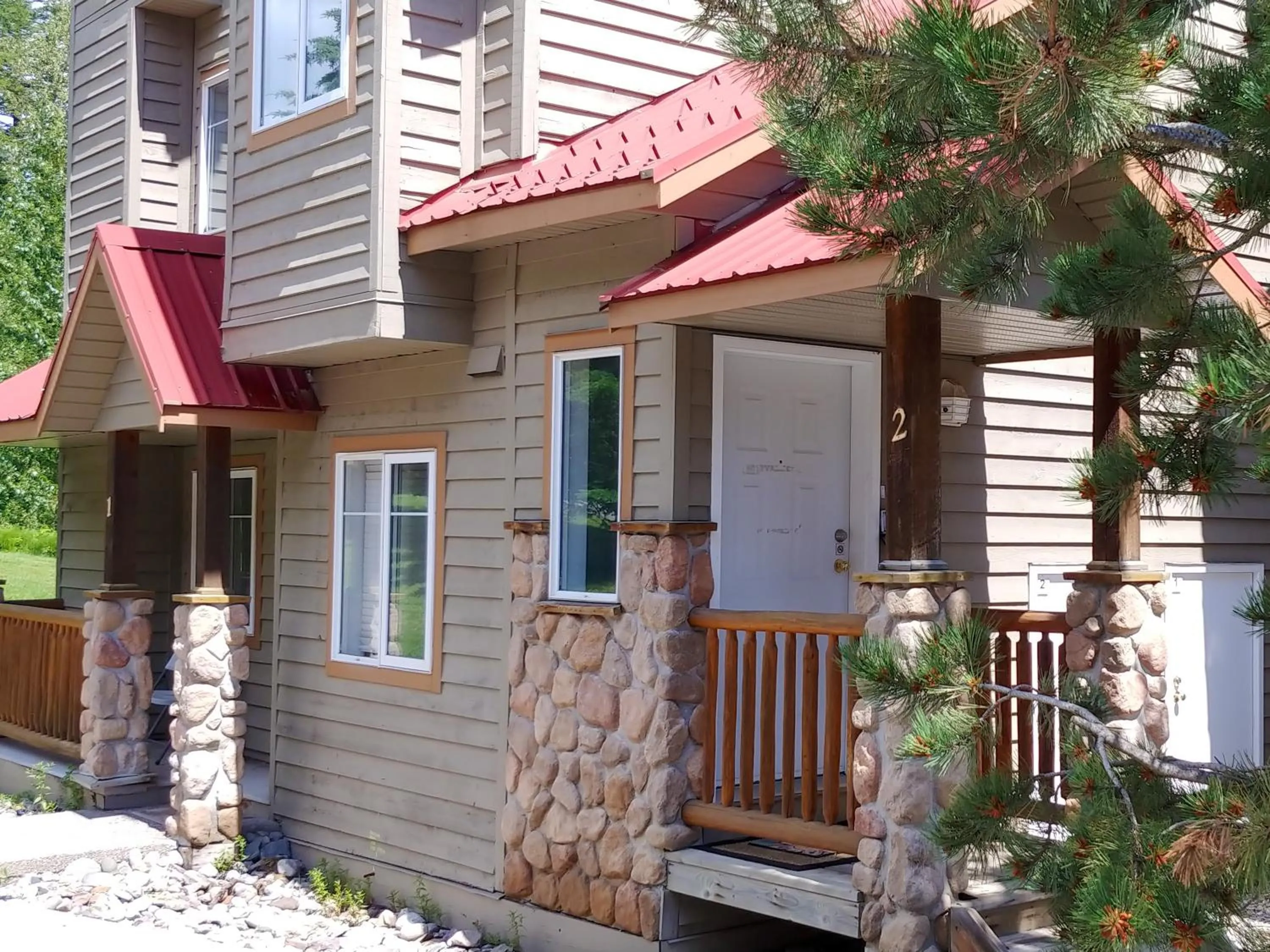 Stone Creek Chalets by Fernie Central Reservations