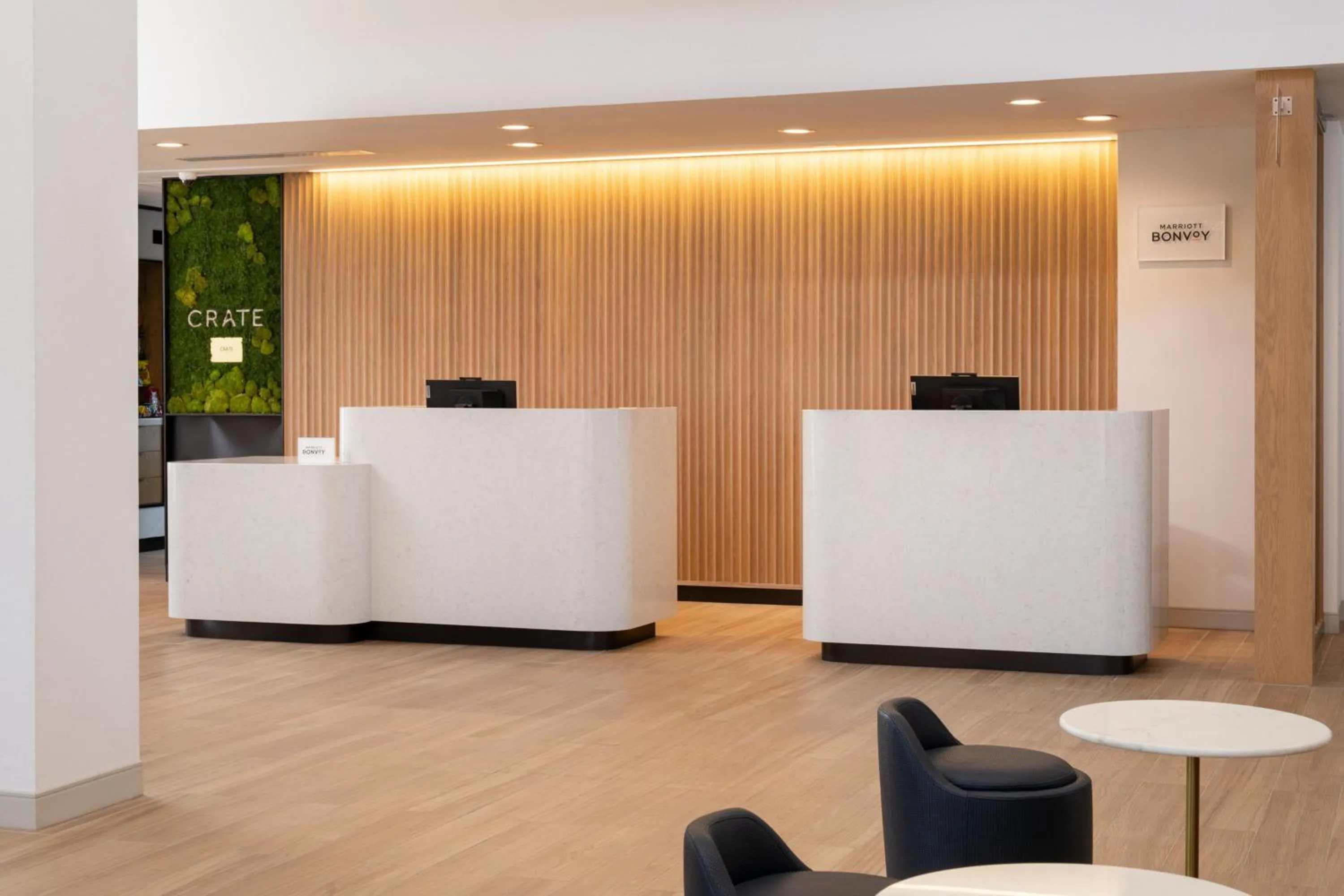 Lobby or reception in The Bayshore Hotel San Francisco Airport - Burlingame