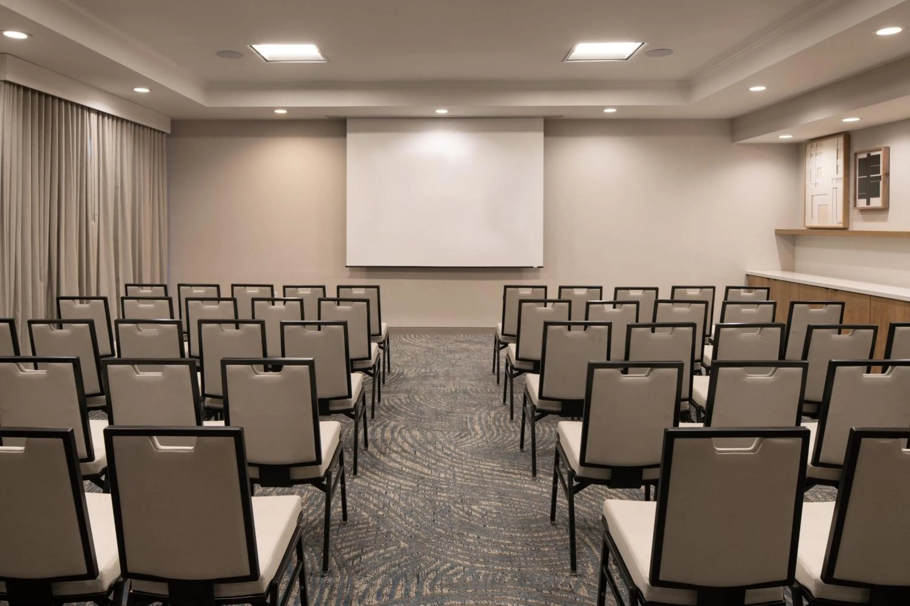 Meeting/conference room in The Bayshore Hotel San Francisco Airport - Burlingame