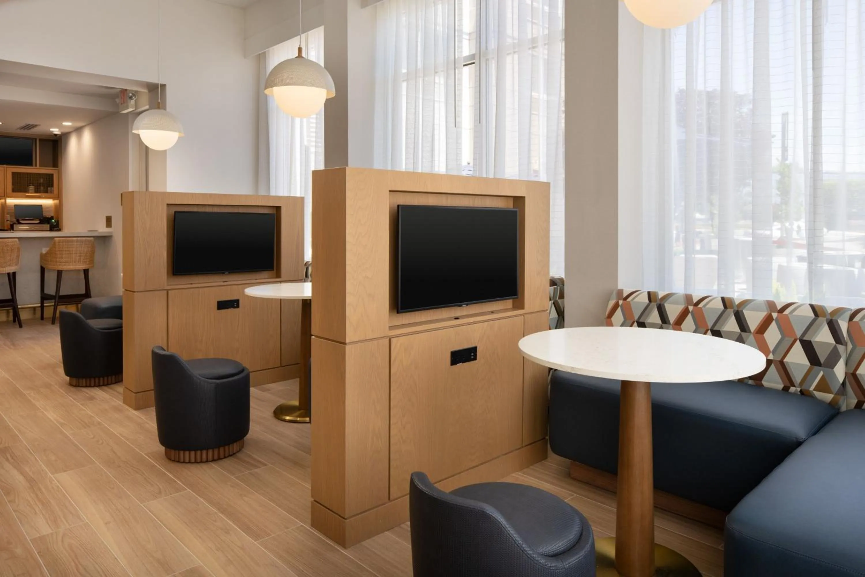 Restaurant/places to eat in The Bayshore Hotel San Francisco Airport - Burlingame