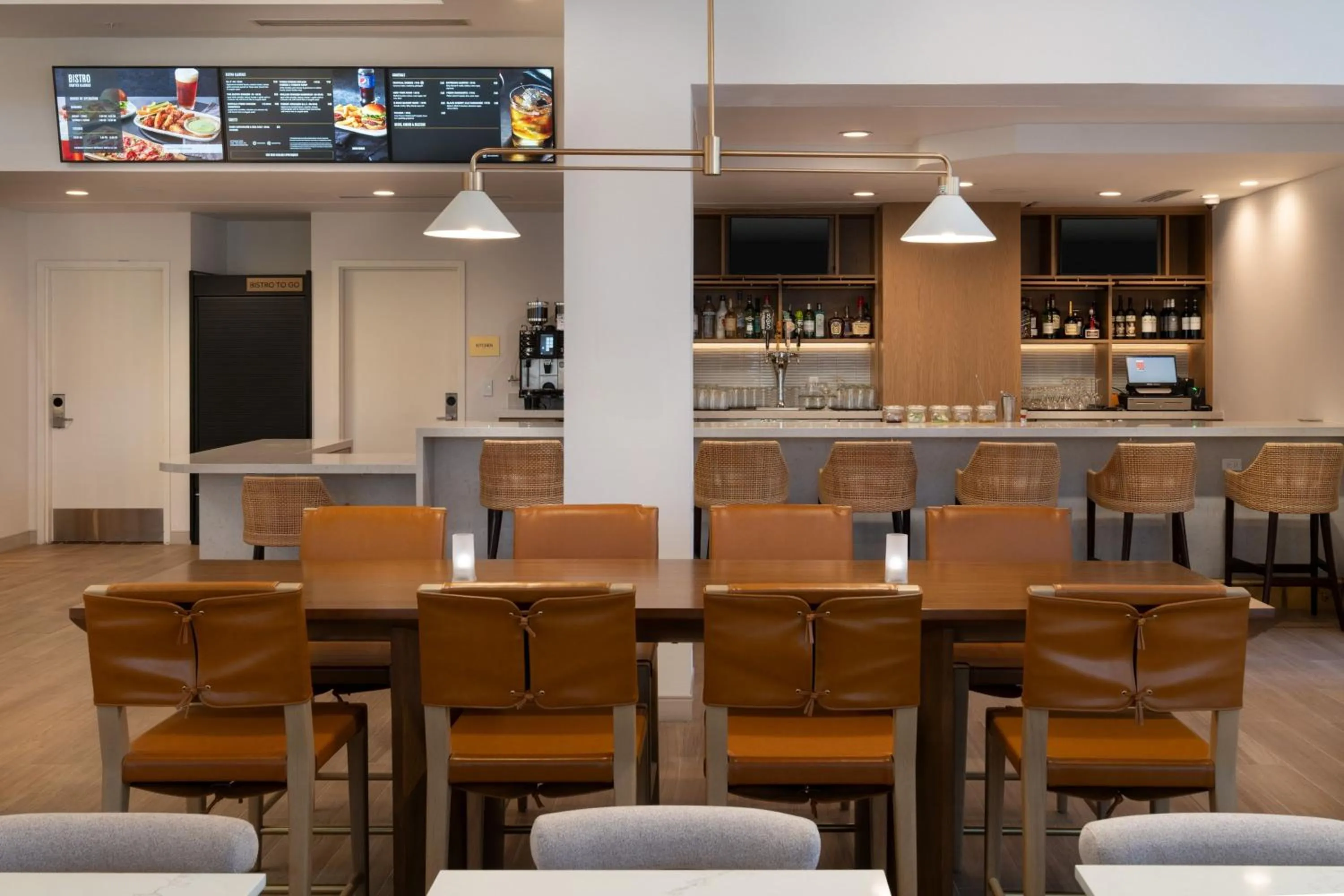 Lounge or bar in The Bayshore Hotel San Francisco Airport - Burlingame