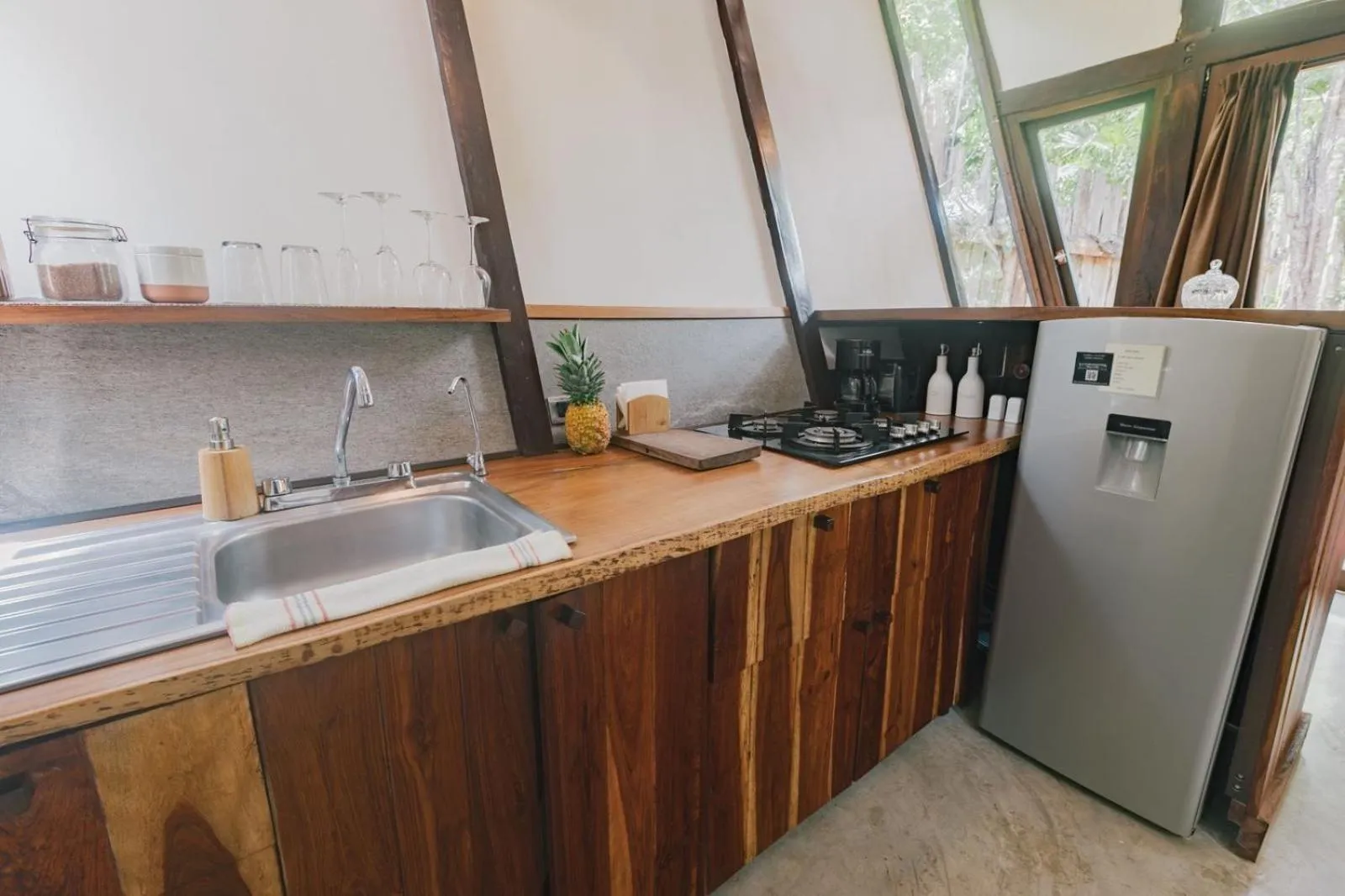 Kitchen or kitchenette in Nahouse Jungle Lodges