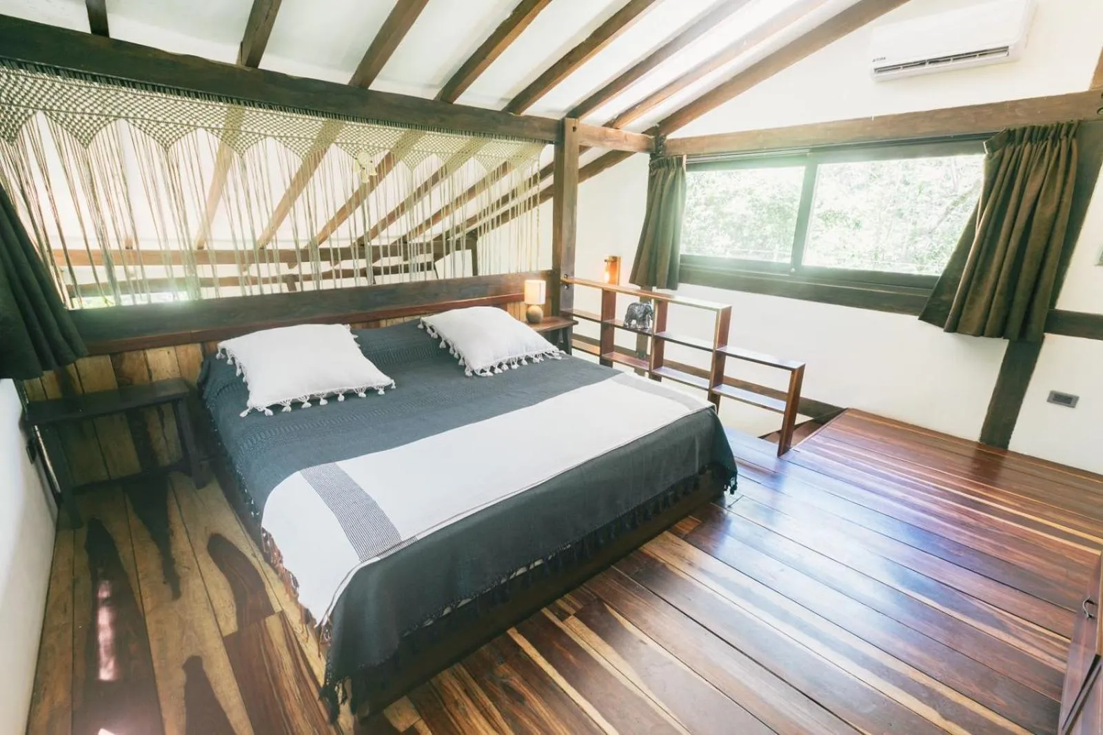 Bed in Nahouse Jungle Lodges