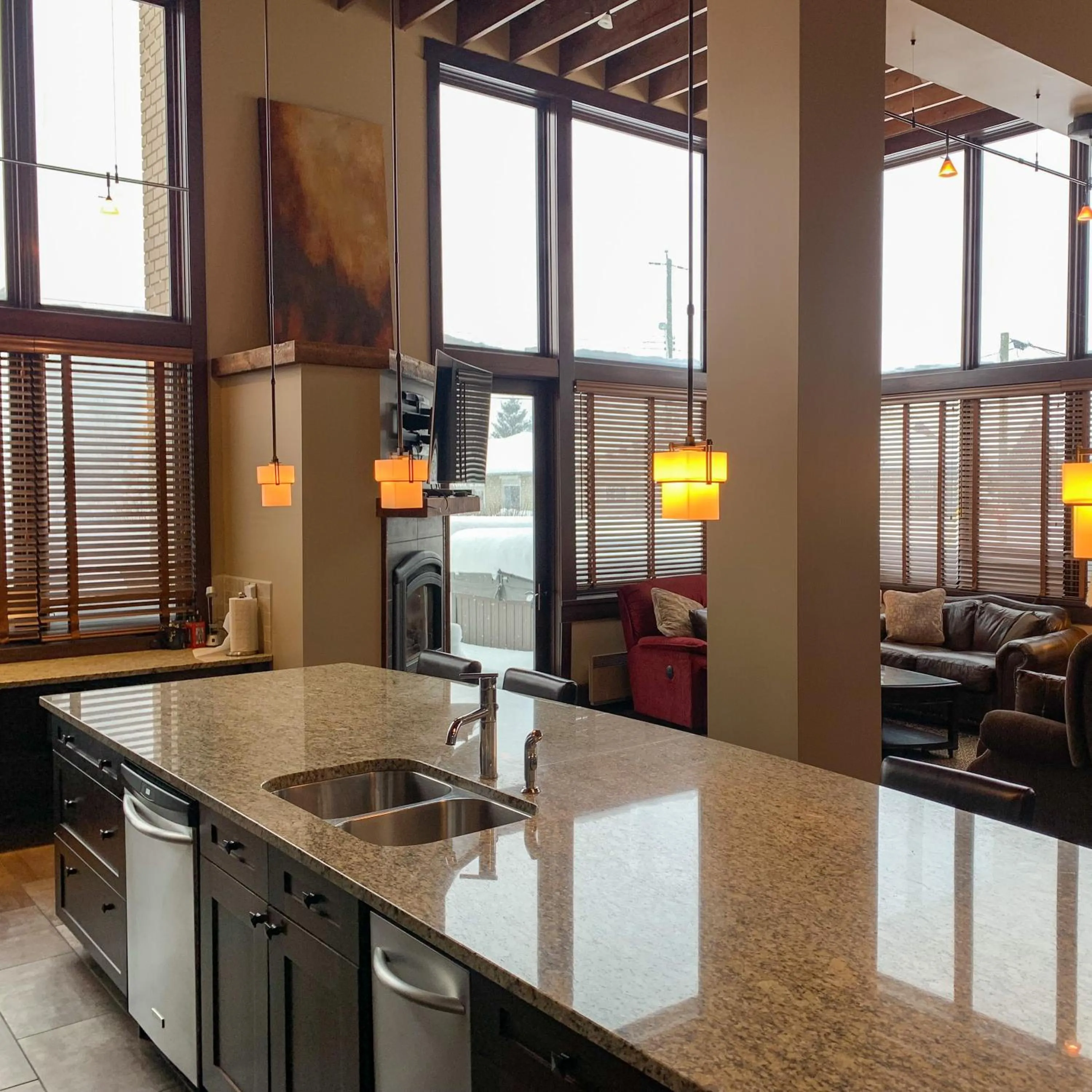 901 by Fernie Central Reservations