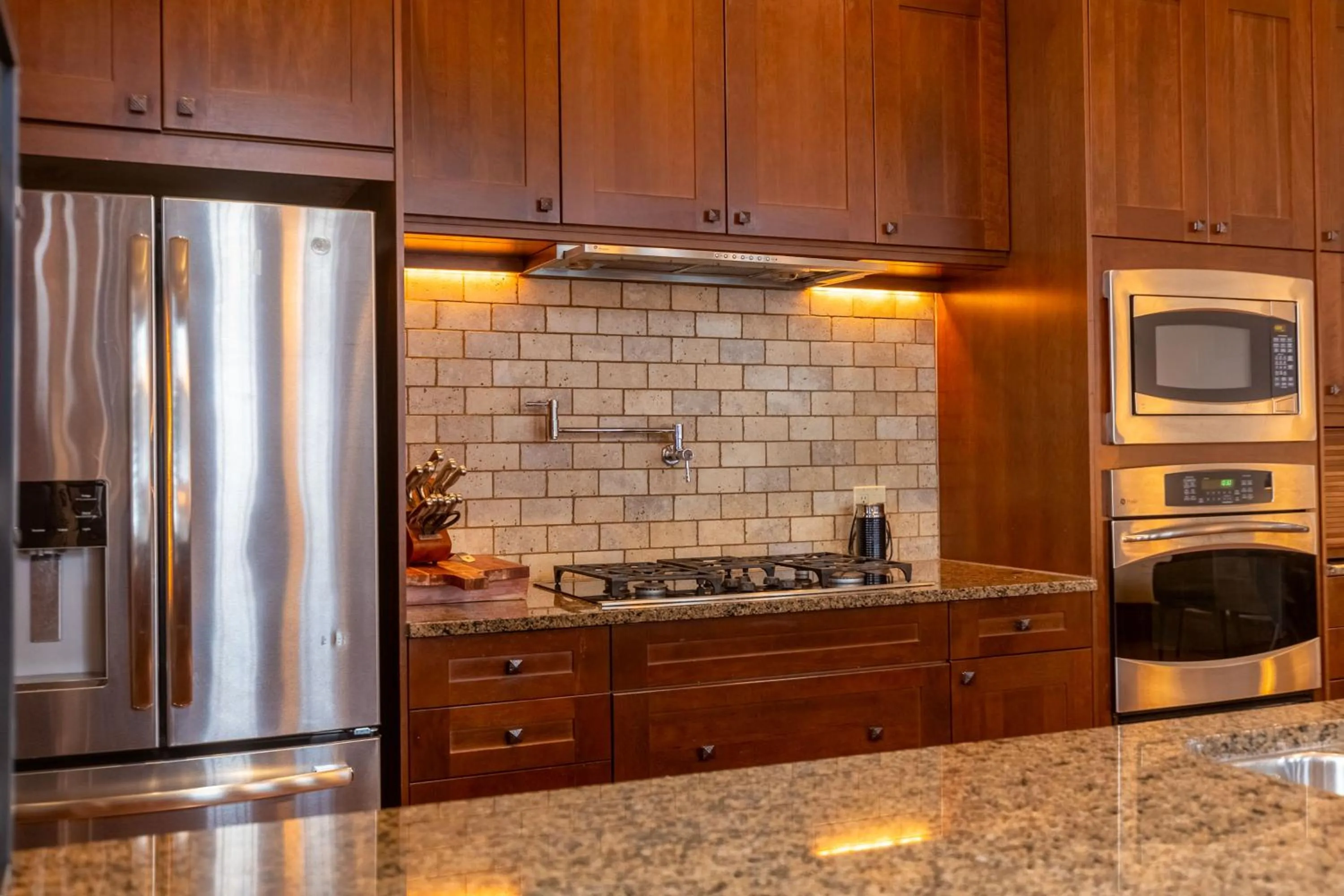 901 by Fernie Central Reservations