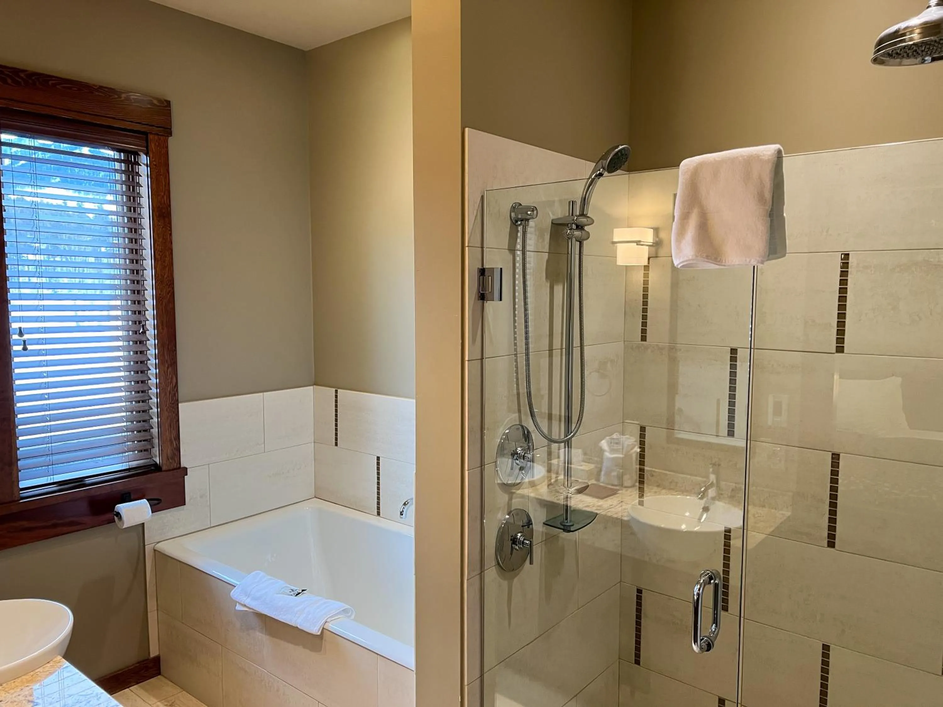 901 by Fernie Central Reservations