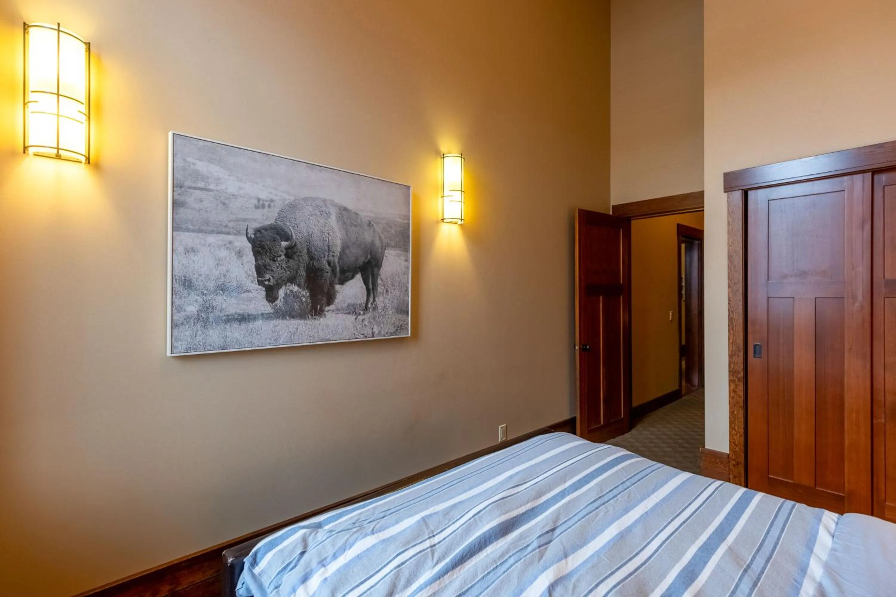 Bed in 901 by Fernie Central Reservations