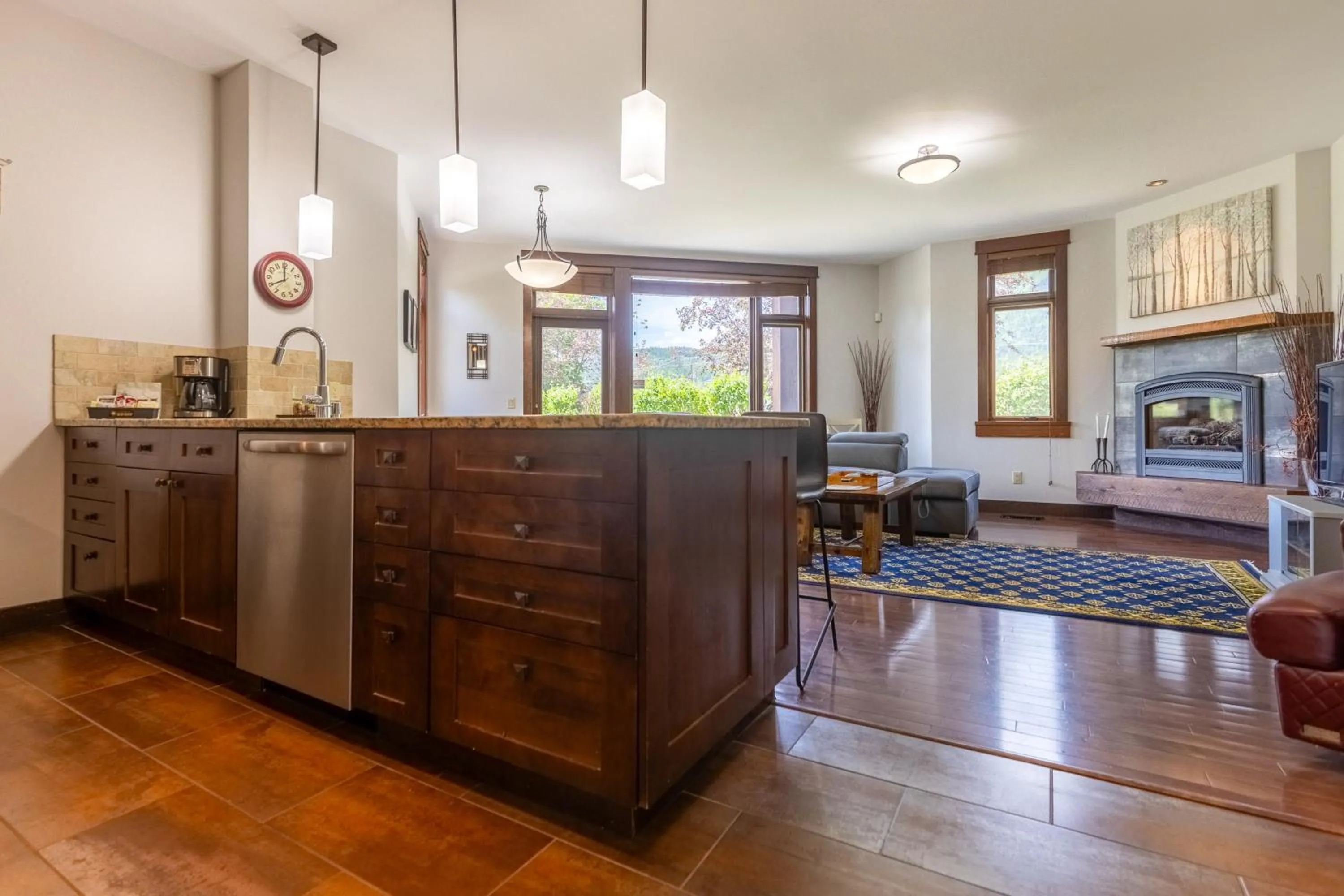 901 by Fernie Central Reservations