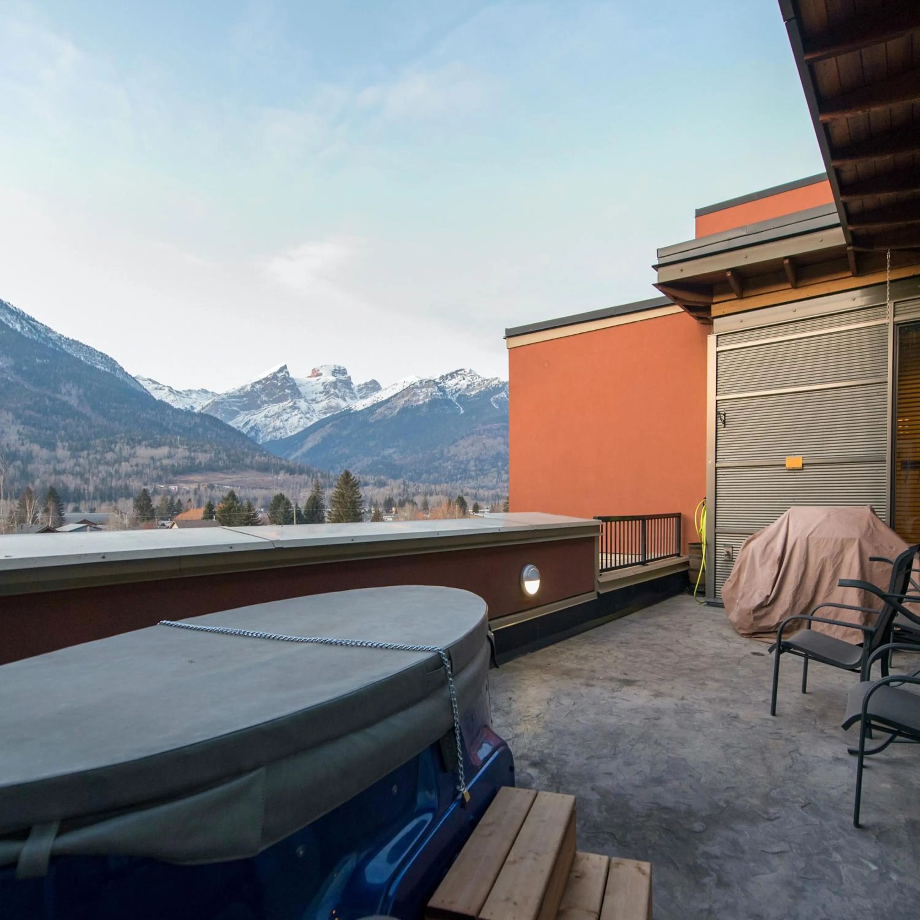 901 by Fernie Central Reservations