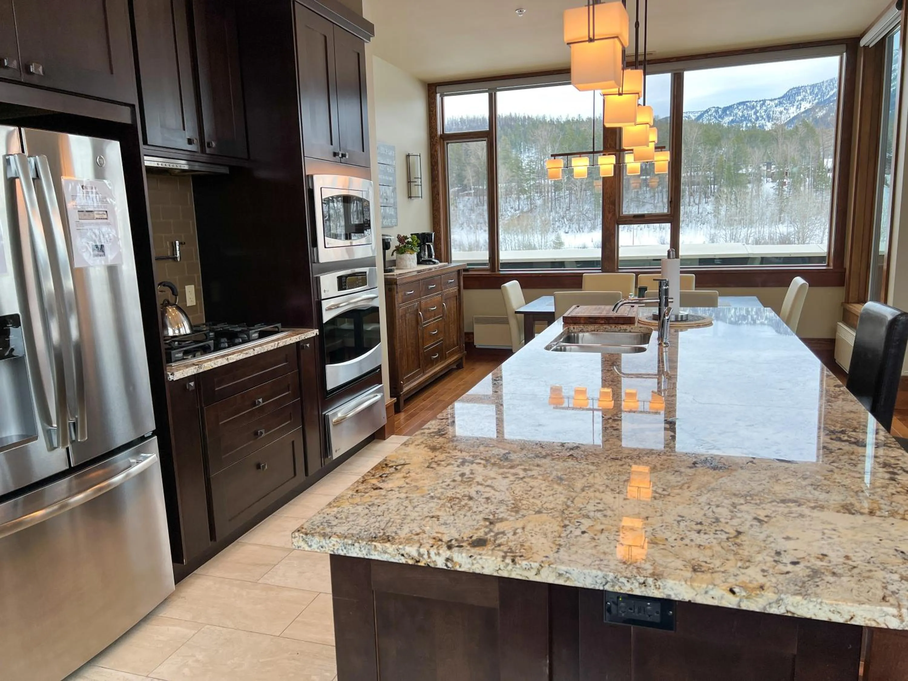 901 by Fernie Central Reservations