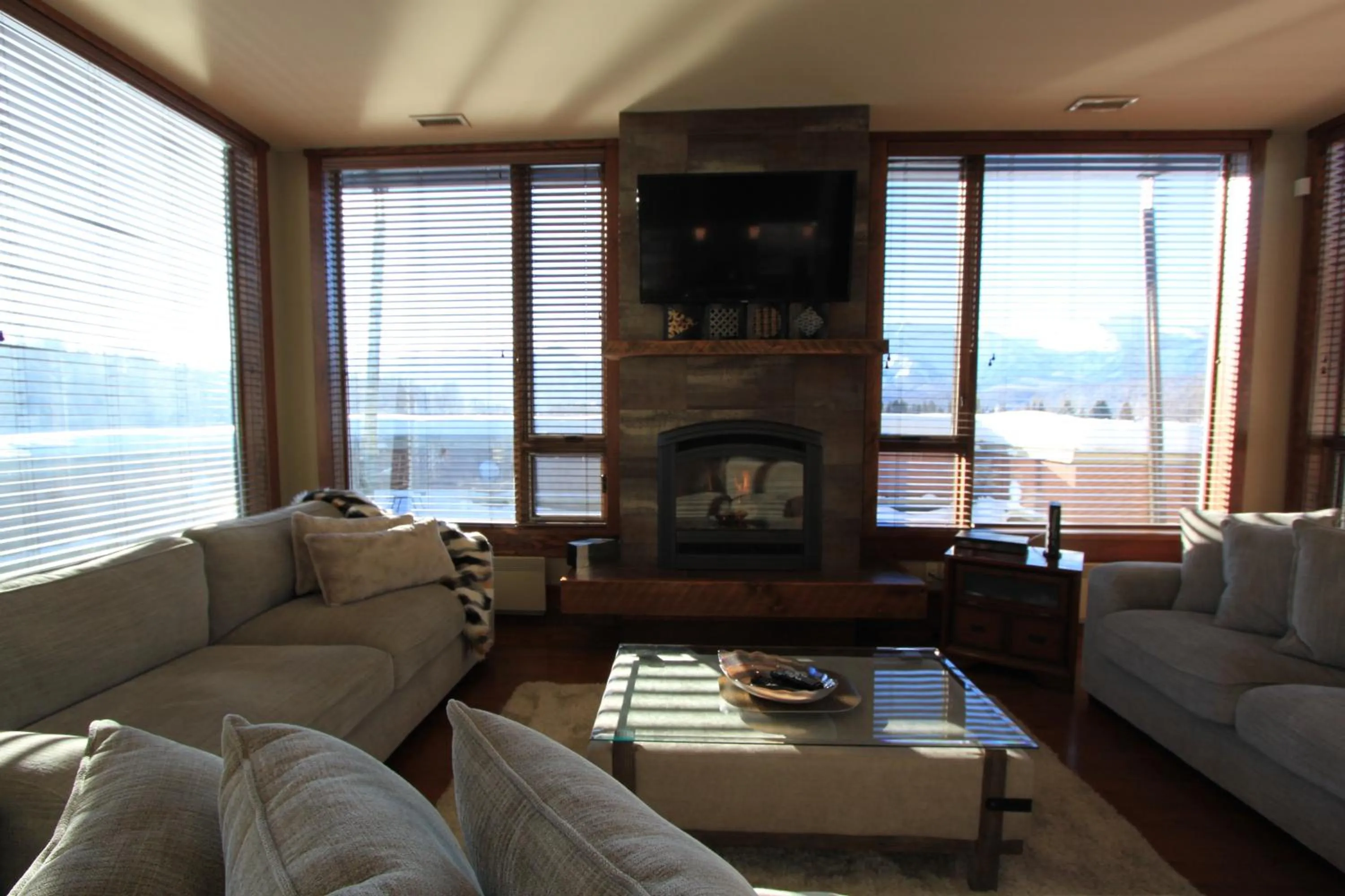 901 by Fernie Central Reservations